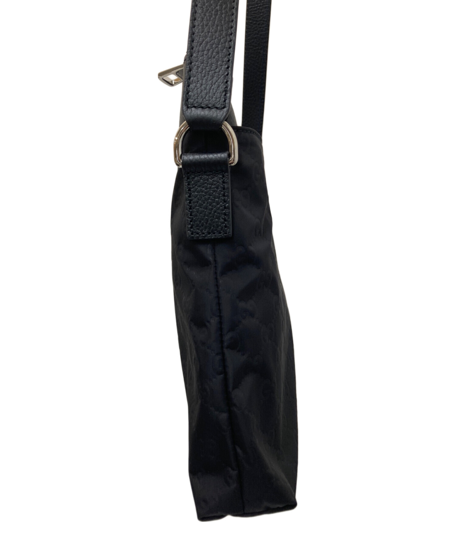 GUCCI ブラックナイロンショルダーバッグ 中古・古着通販】GUCCI (グッチ) GGナイロンショルダーバッグ ブラック