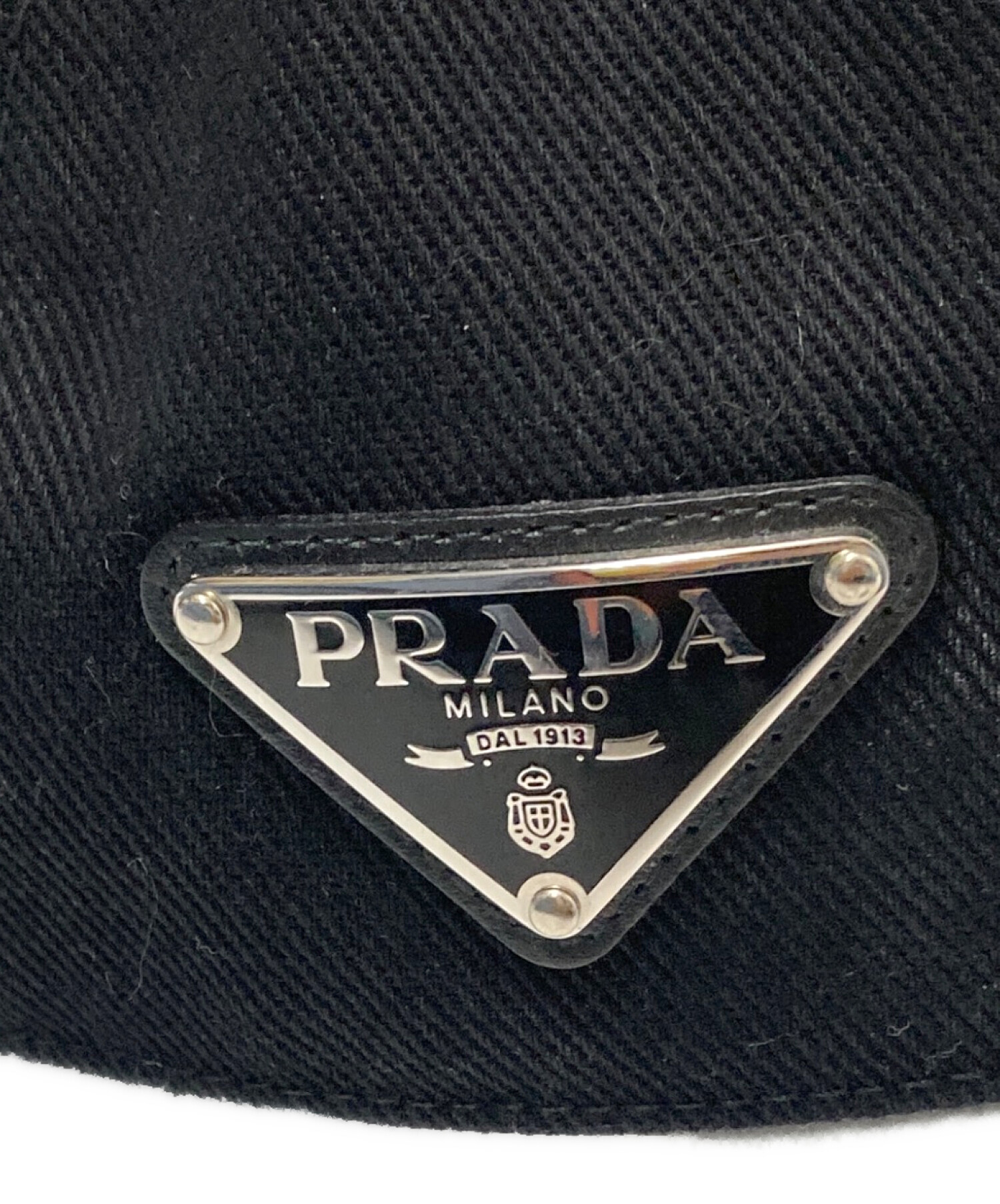 中古・古着通販】PRADA (プラダ) 三角ロゴ金具プレート ベースボール