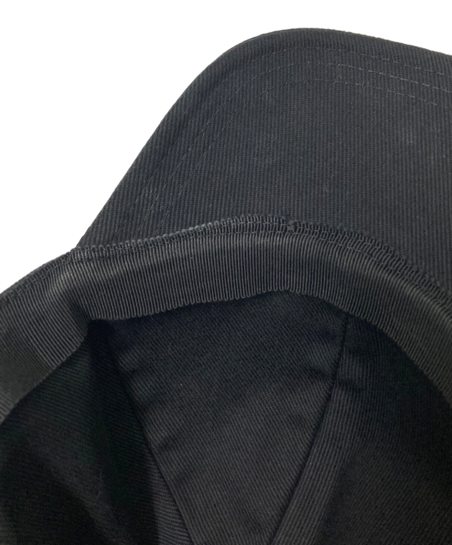 中古・古着通販】PRADA (プラダ) 三角ロゴ金具プレート ベースボール