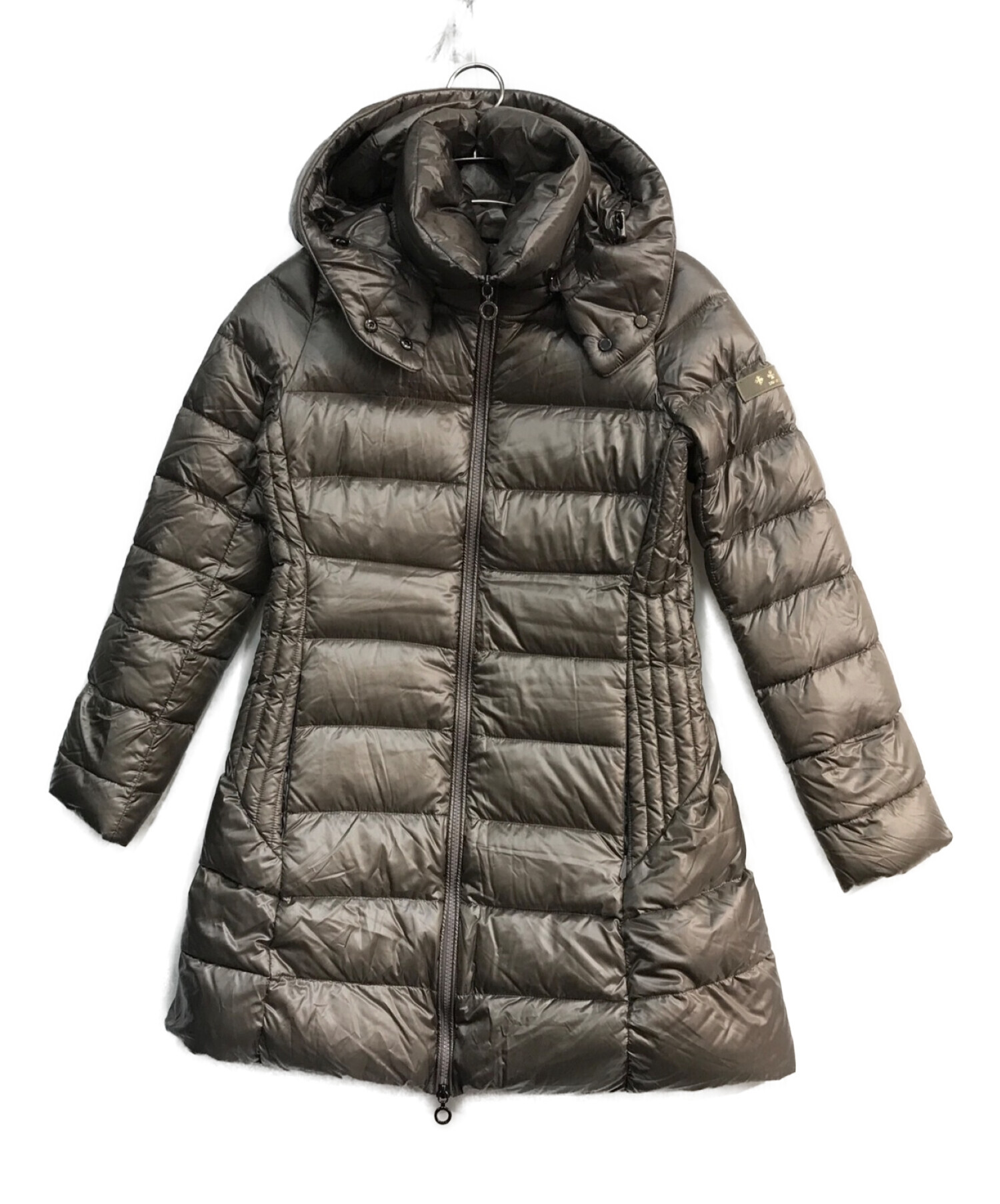 美品TATRAS BABILA ダウンジャケット サイズ4 ベージュ系 TATRAS - BABILA ( ベージュ ) ナイロン セミロング ダウンコート