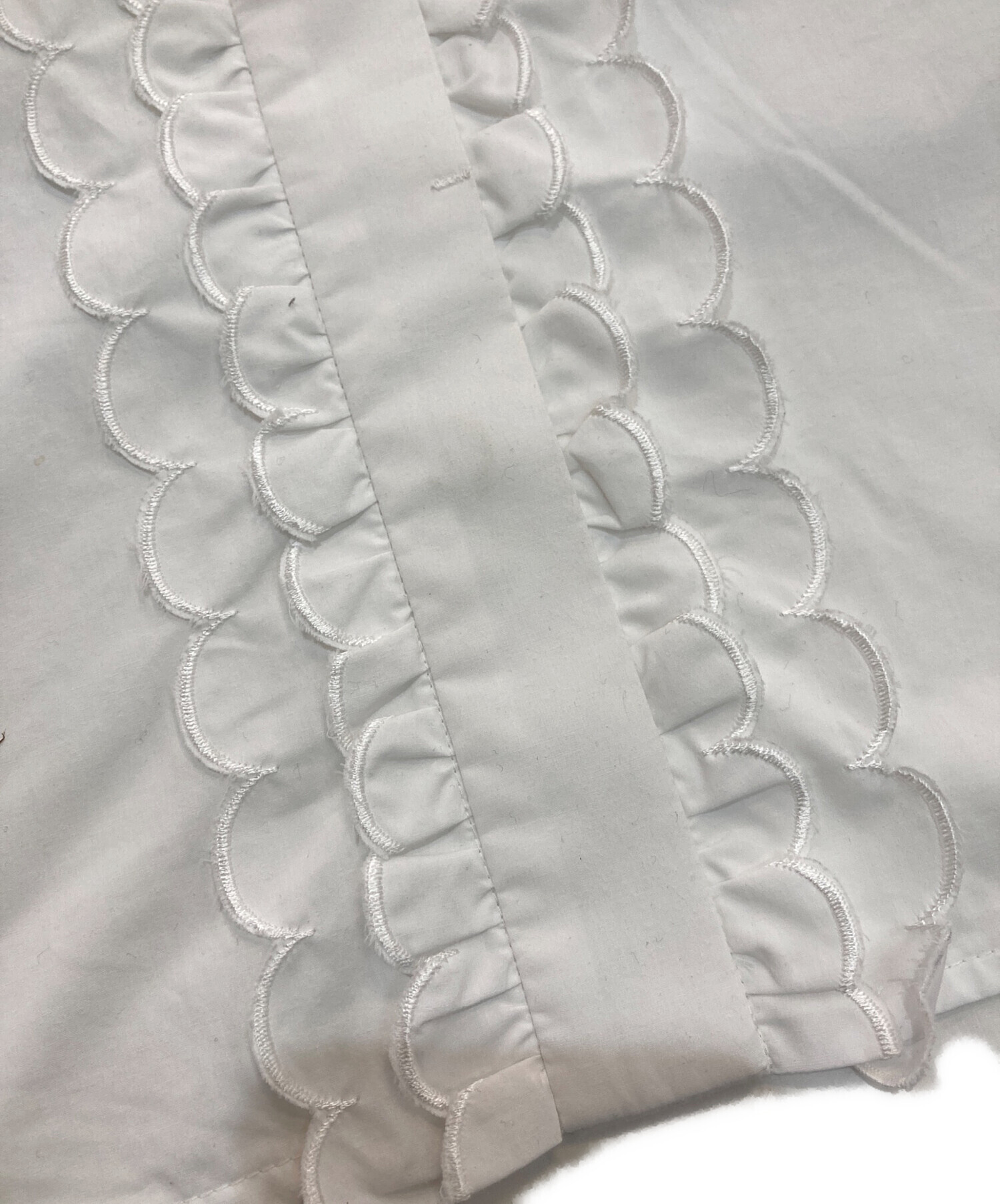 yoriヨリスカラップ刺繍サマーシャツ2022SMホワイト白洗える 【公式通販】