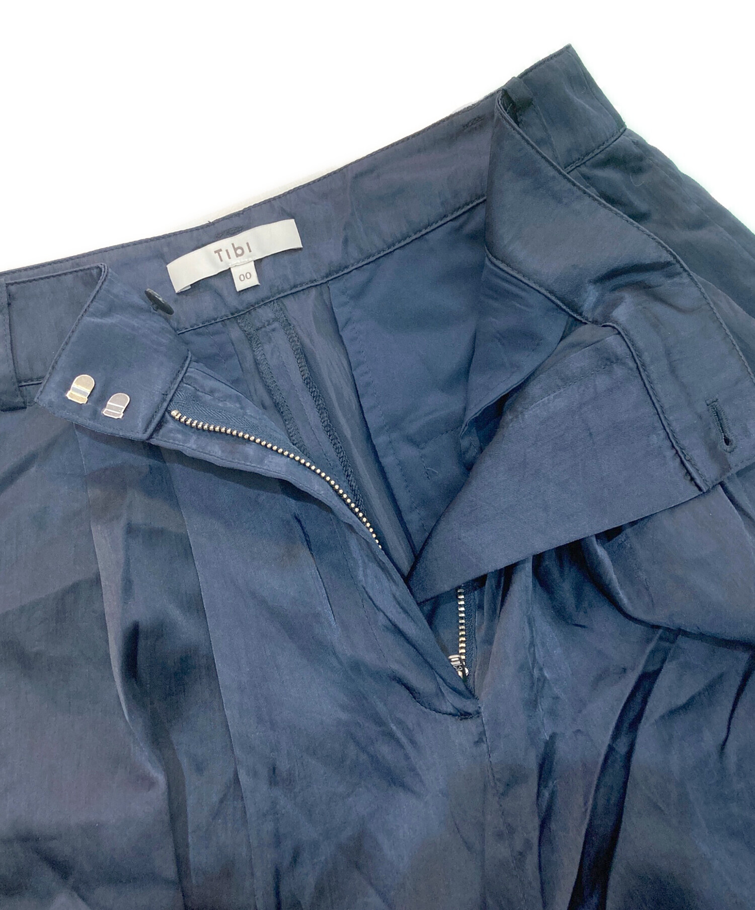 中古・古着通販】tibi (ティビ) SHINY NYLONカーゴパンツ