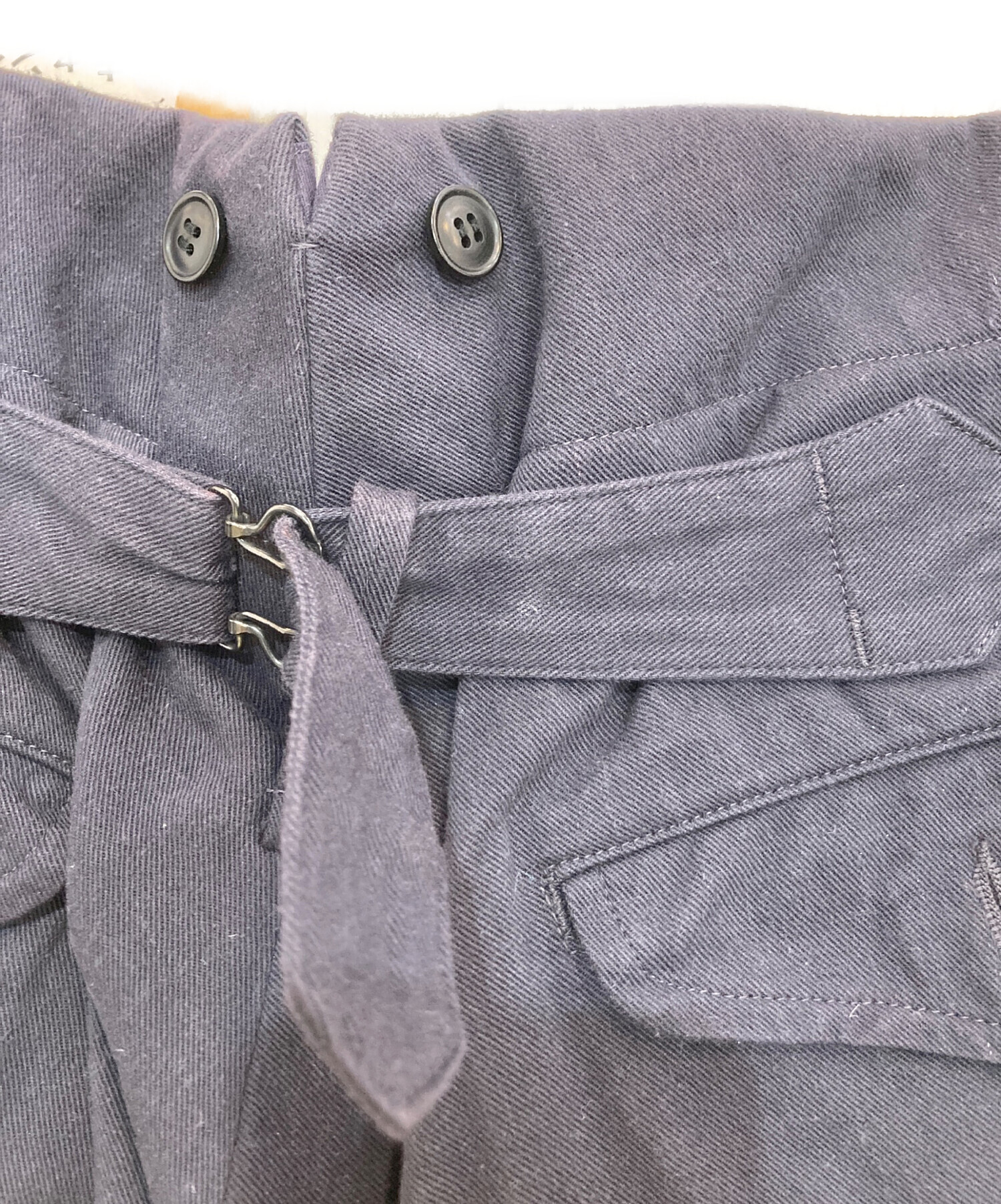 中古・古着通販】COMOLI (コモリ) コットンドリルバックストラップ