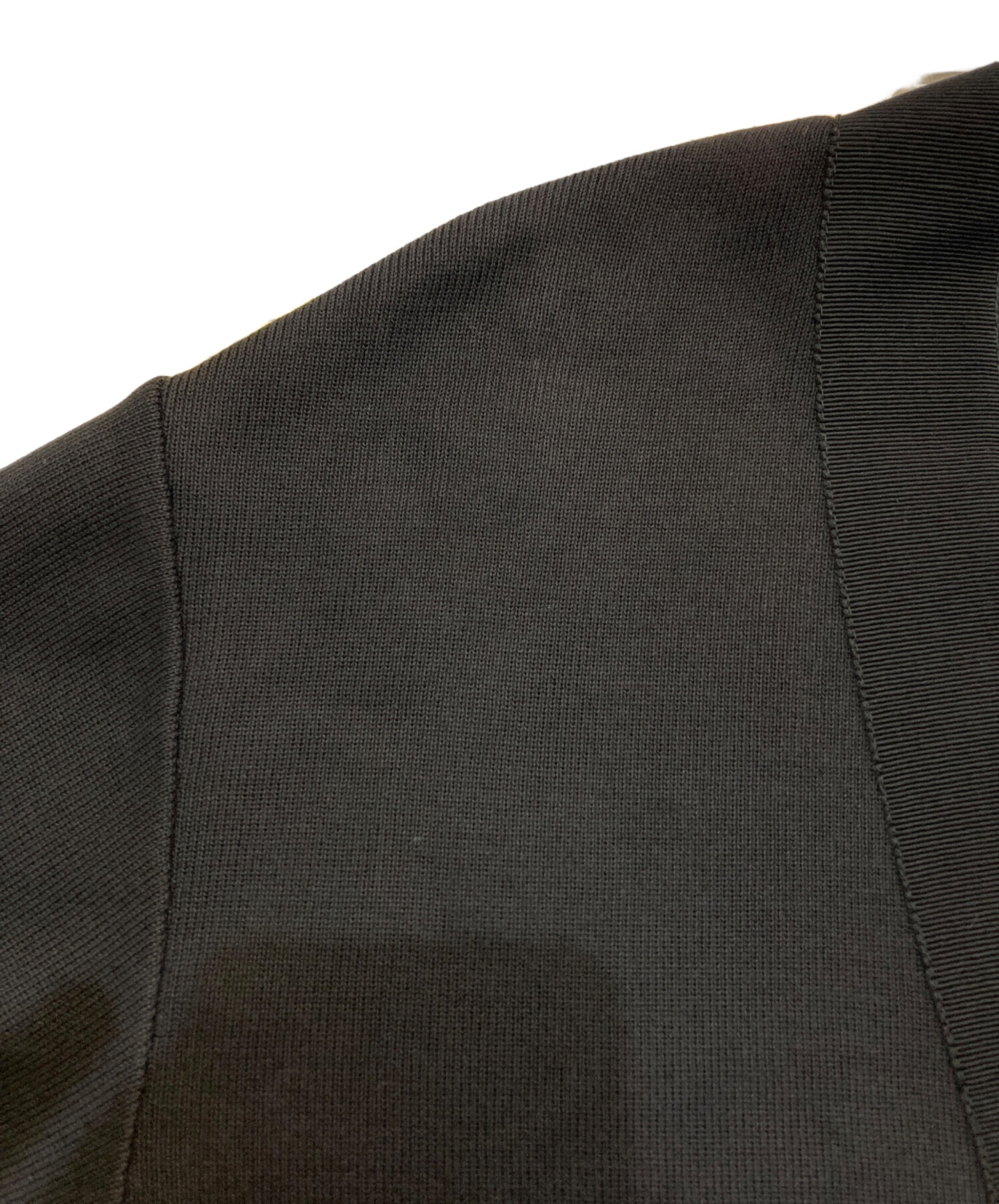 Salvatore Ferragamo フェラガモ Vネックカーディガン シルク Salvatore Ferragamo フェラガモ Vネックカーディガン シルク