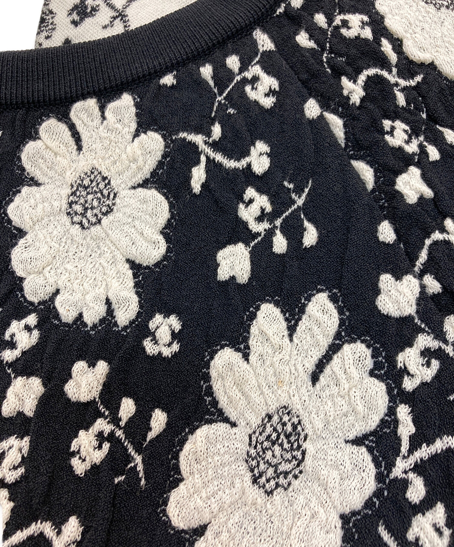 極美品 CHANEL 花柄 五分袖ブラウス ワンピース 44 ココマークボタン 中古・古着通販】CHANEL (シャネル) ココマークボタン花柄半袖