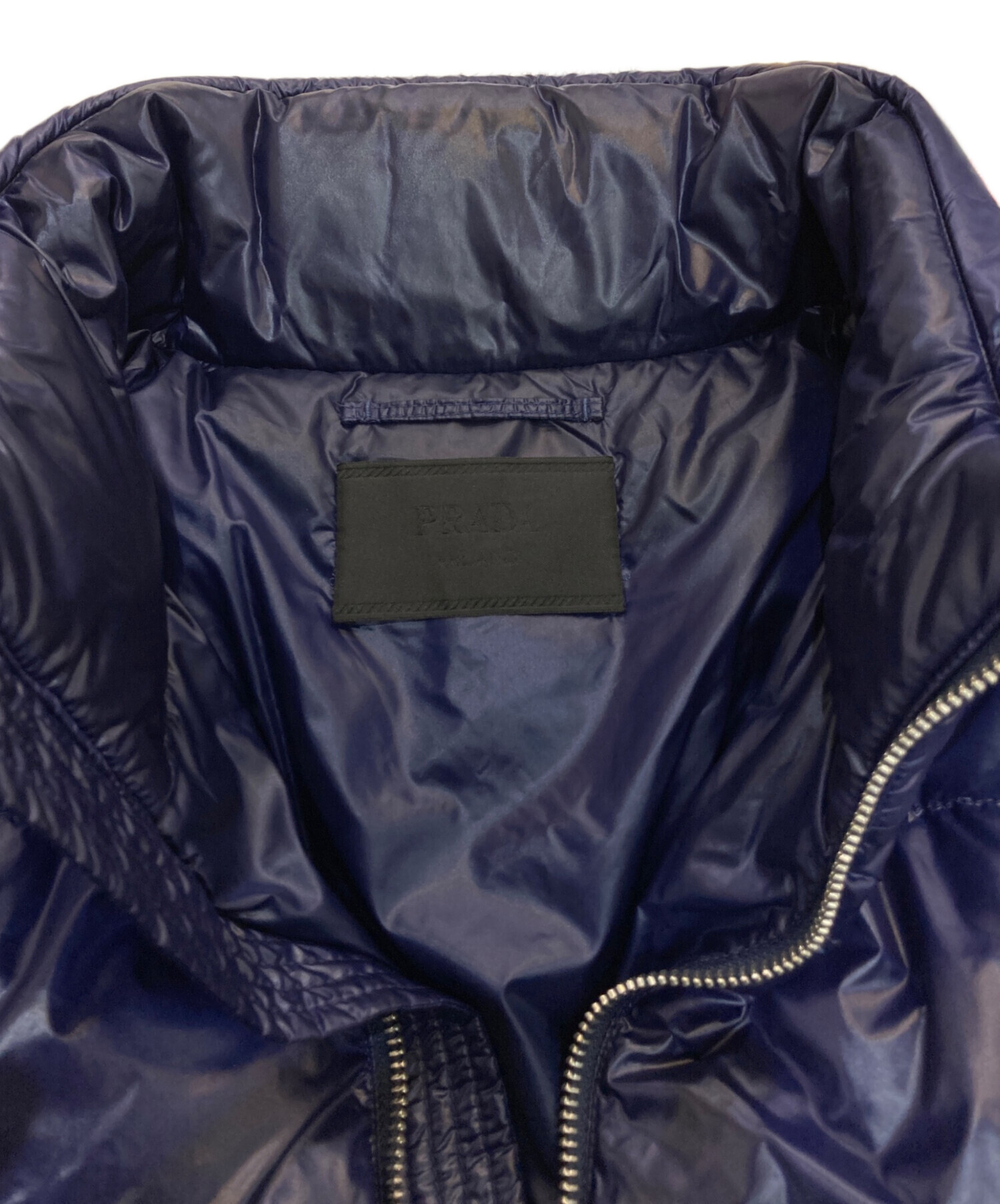 PRADA ネイビー ダウンジャケット PRADA（ダウンジャケット）のフリマアイテム一覧