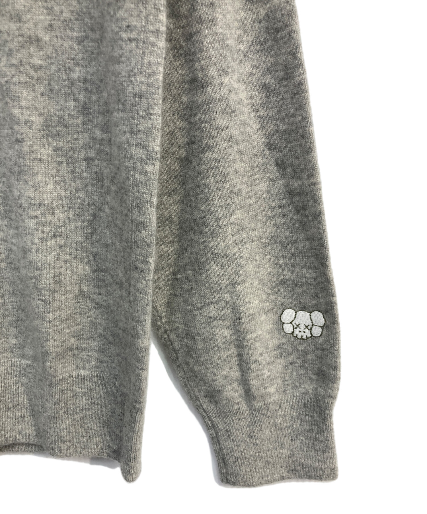 中古・古着通販】UNIQLO (ユニクロ) KAWS (カウズ) カシミヤクルー