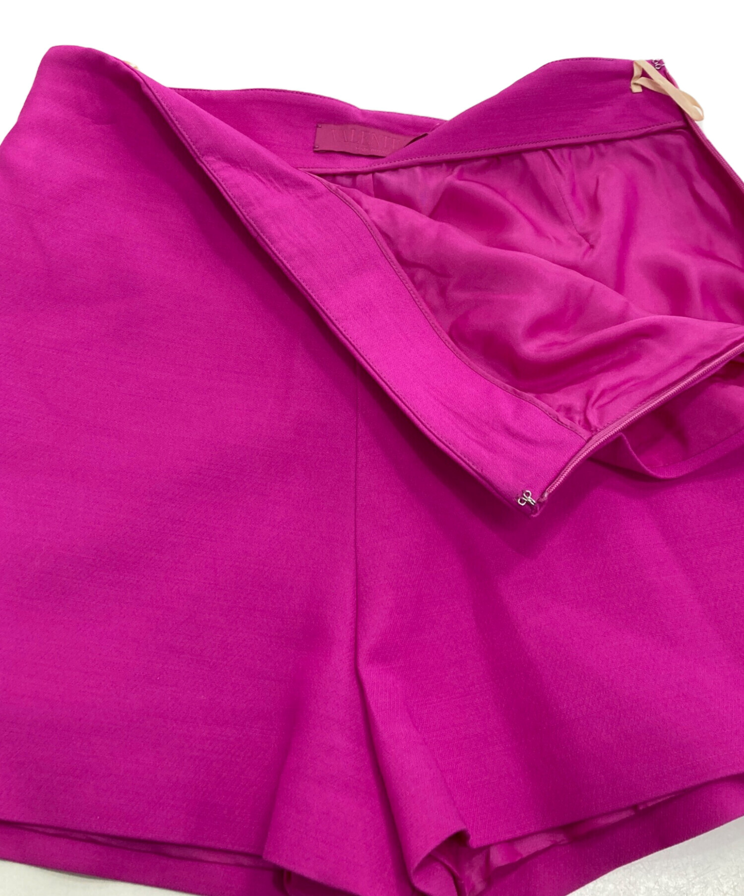 中古・古着通販】VALENTINO (ヴァレンティノ) シルク混ショートパンツ