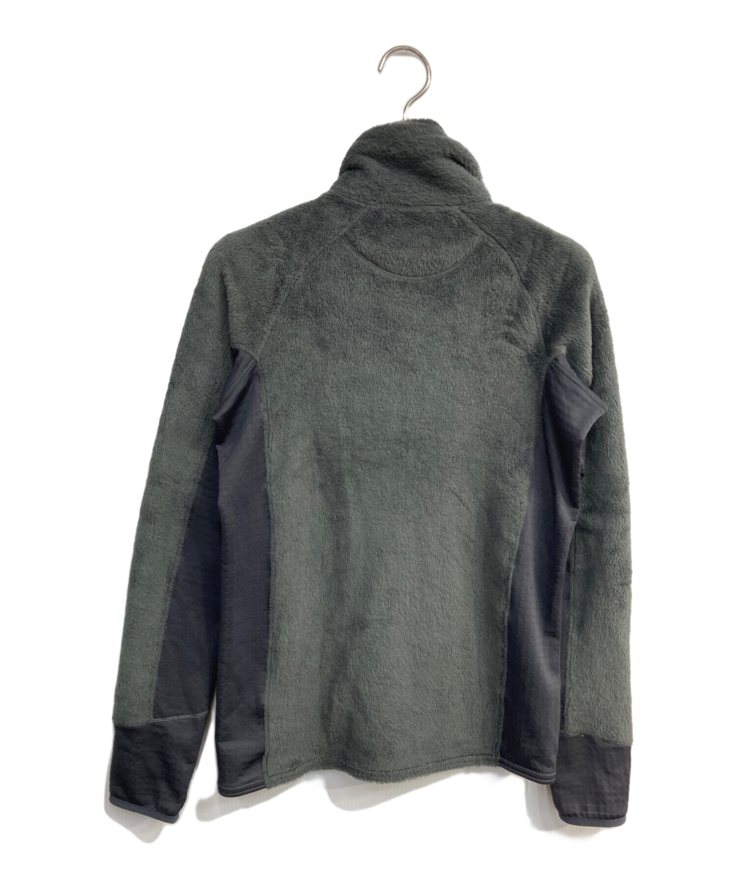 パタゴニア　R2　フリースジャケット パタゴニアのR2ジャケットは毛布みたいにフカフカで保温性抜群！ 究極