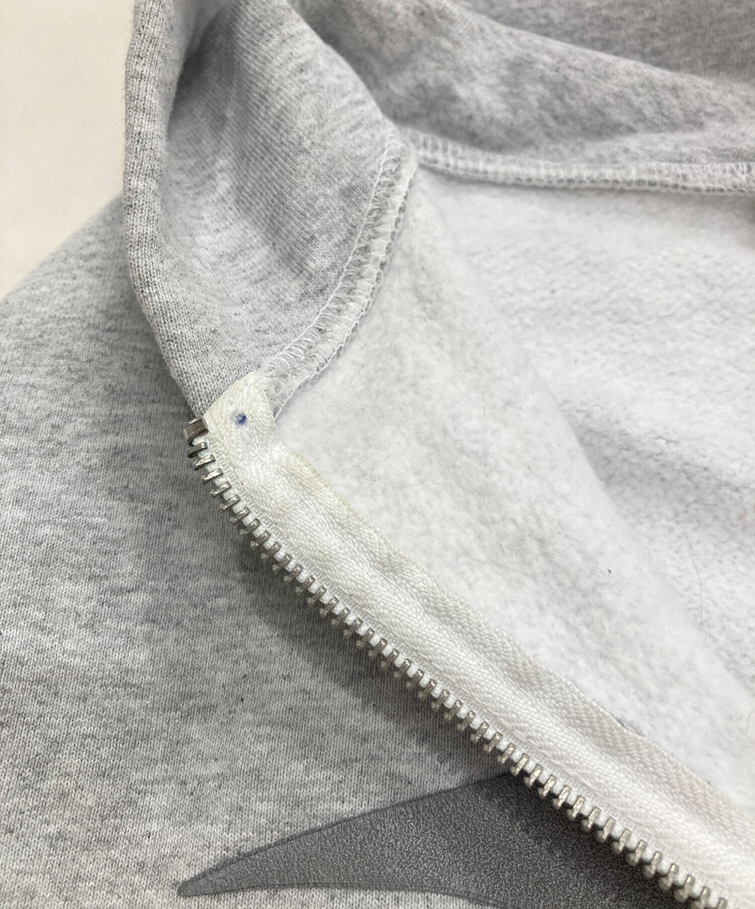 helix ジップパーカー　グレー 中古・古着通販】HELIX (ヘリックス) FOAM ZIP HOODIE グレー サイズ:M
