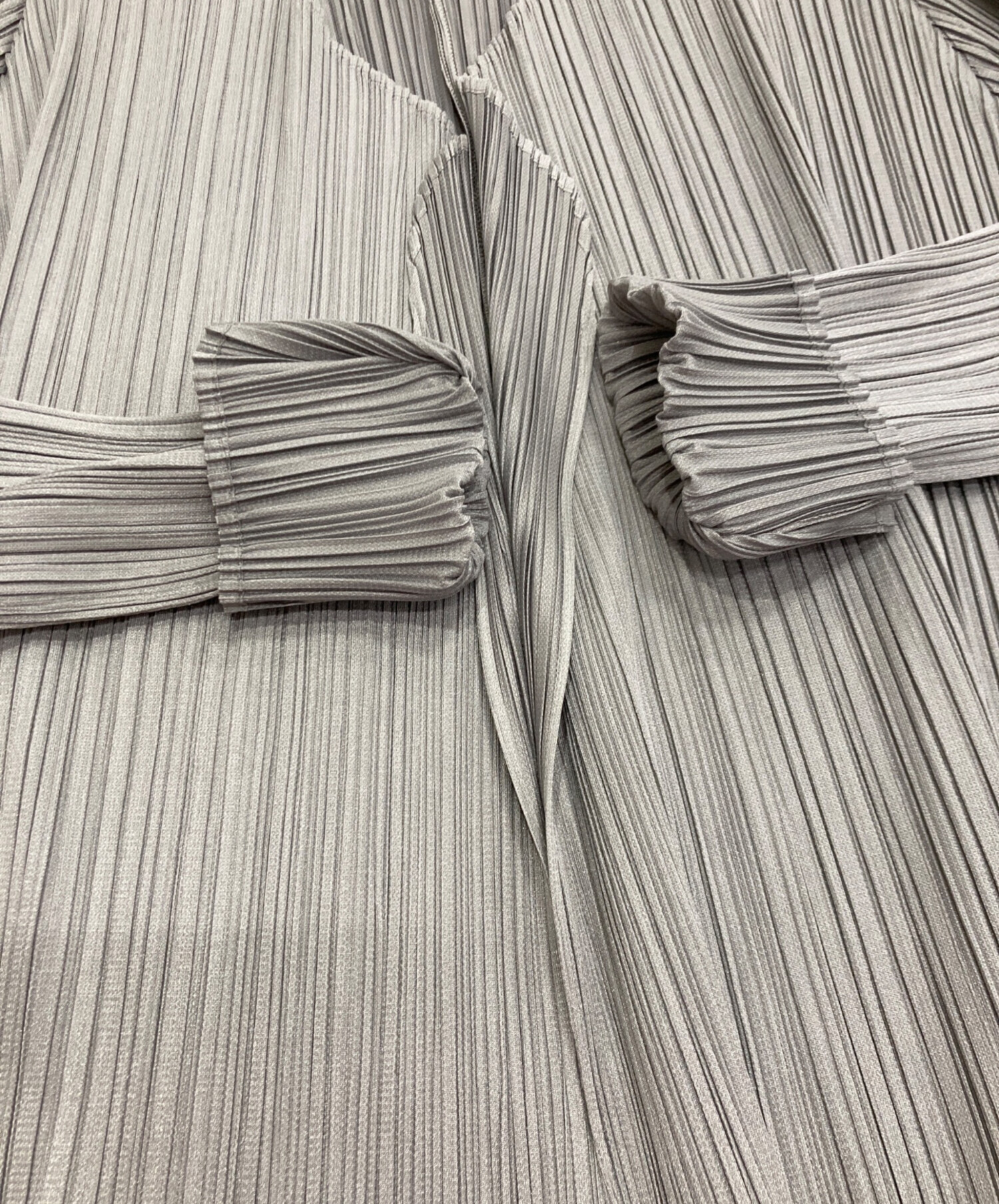 PLEATS PLEASE プリーツプリーズ  PP73-J0504 ｸﾞﾚｰ ﾌﾟﾘｰﾂ ﾋﾞｯｸﾞｶﾗｰ 1B ﾎﾞｰﾀﾞｰｶｰﾃﾞｨｶﾞﾝ 3 中古・古着通販】PLEATS PLEASE (プリーツプリーズ) BASICS プリーツ