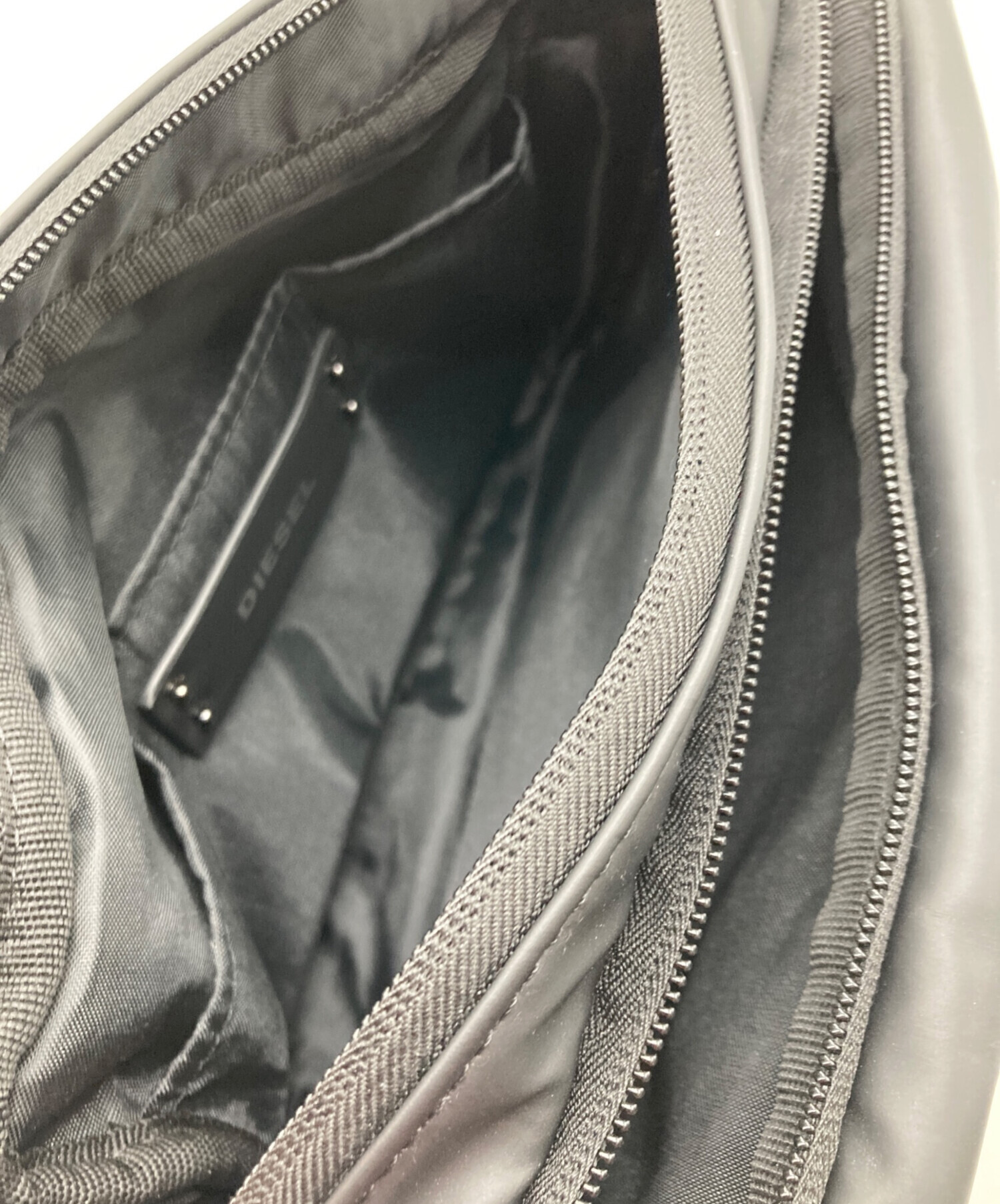 DIESEL ショルダーバッグ 未使用 中古・古着通販】DIESEL (ディーゼル) ロゴプリントショルダーバッグ