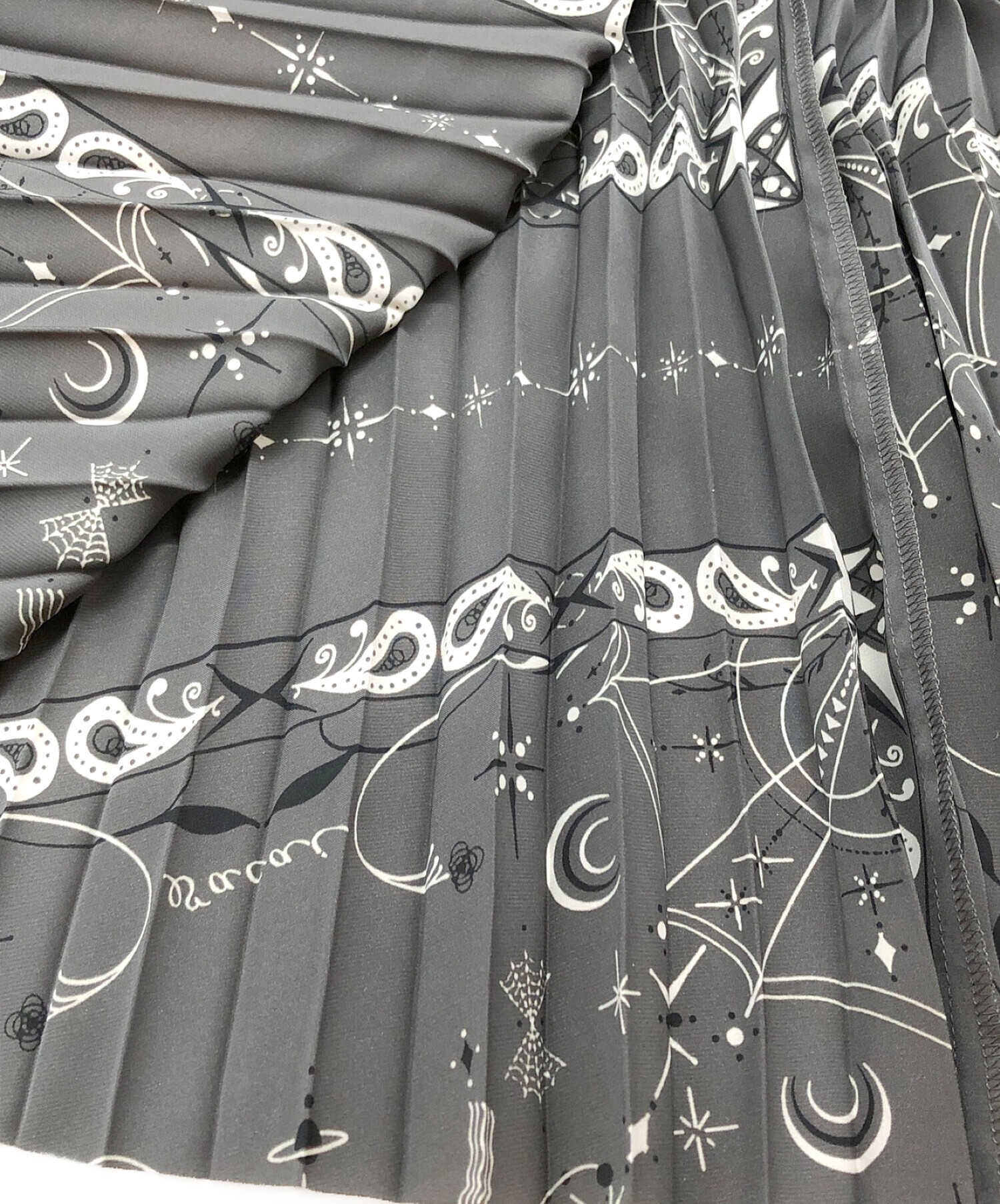 19ss名作 Sacai サカイ Bandana Skirt バンダナスカート Sacai（サカイ）の「＜sacai（サカイ）＞バンダナプリント スカート