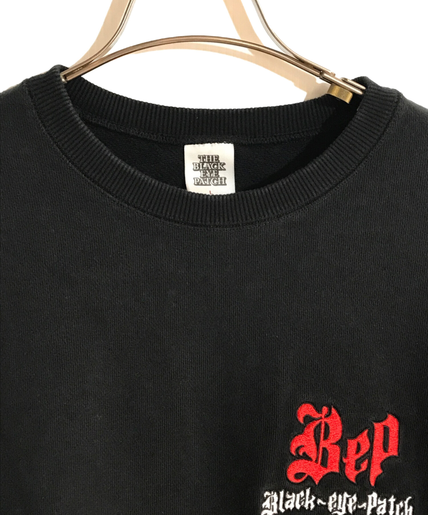 Black eye Patch スウェット バックロゴ ラインストーン Black eye Patch スウェット バックロゴ ラインストーン