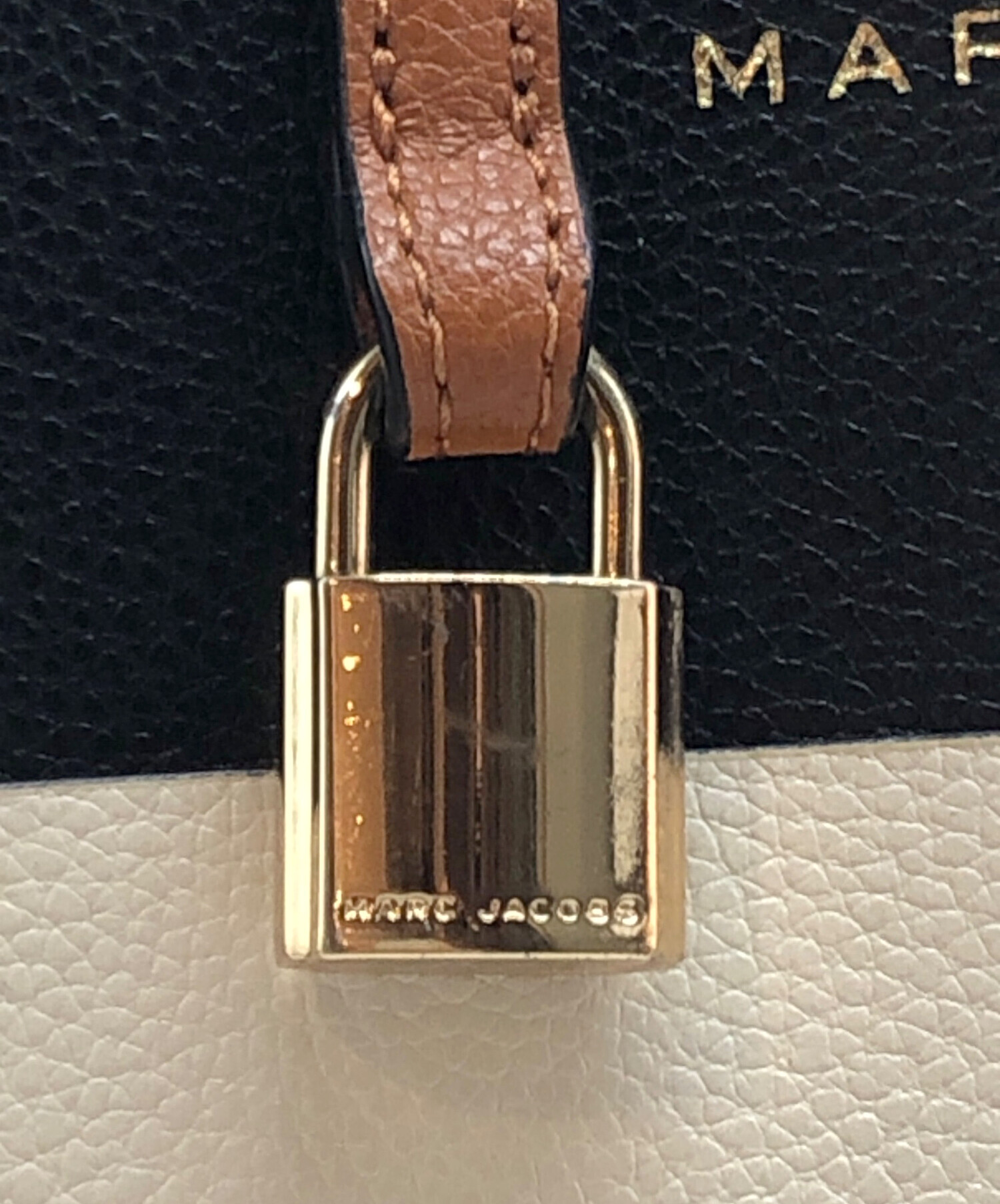 中古・古着通販】MARC JACOBS (マークジェイコブズ) SMOKED ALMOND 