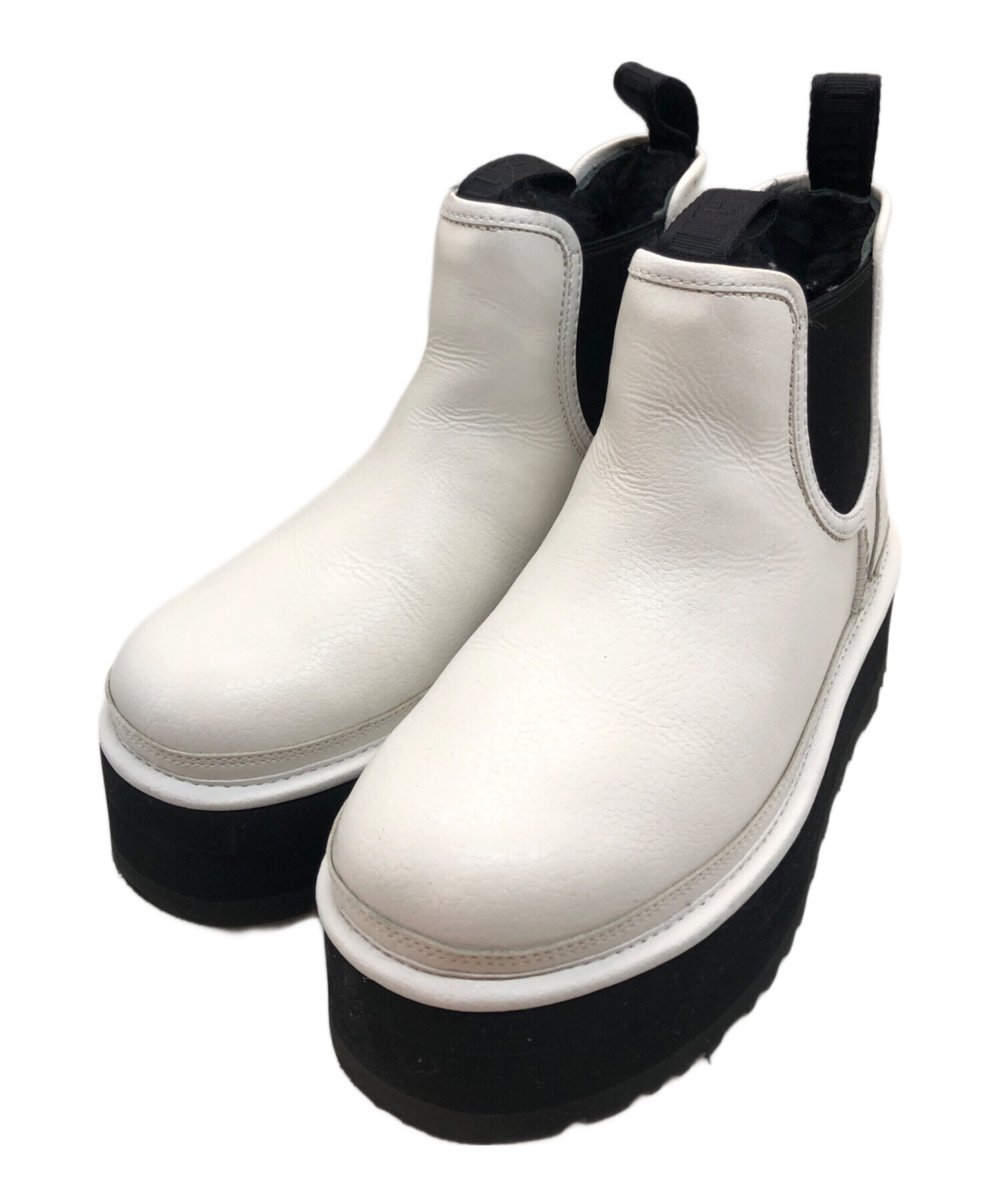 UGG 厚底チェルシー サイドゴアブーツ ホワイト 24cm 中古・古着通販】UGG (アグ) ニューメル プラットフォーム チェルシー