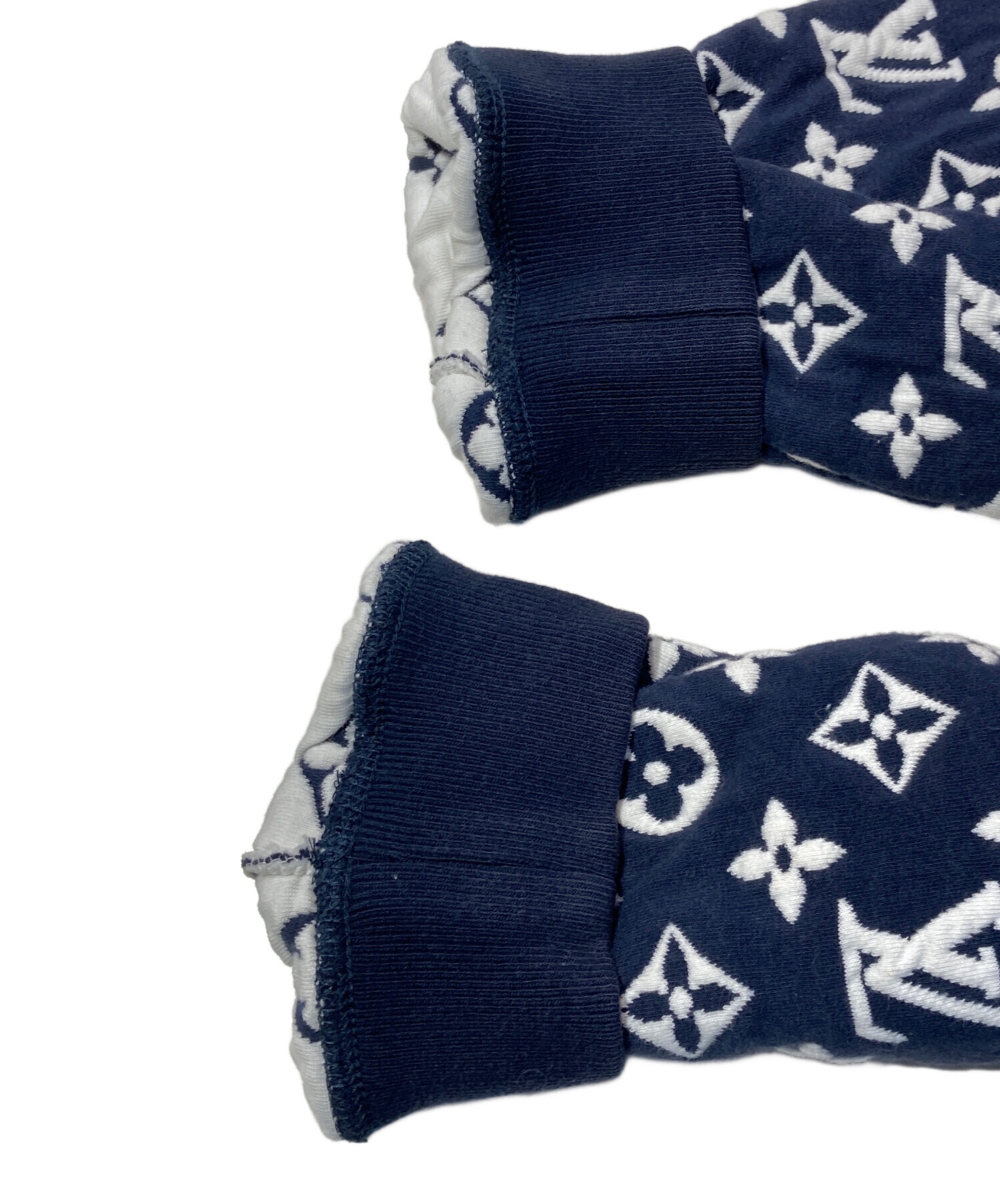 【大幅値下げ！】 ヴィトン LV HIY53W フル モノグラム ジャガード クルーネック M コットン スウェット【中古】 LOUIS VUITTON - LOUIS VUITTON フルモノグラム ジャガード クルー