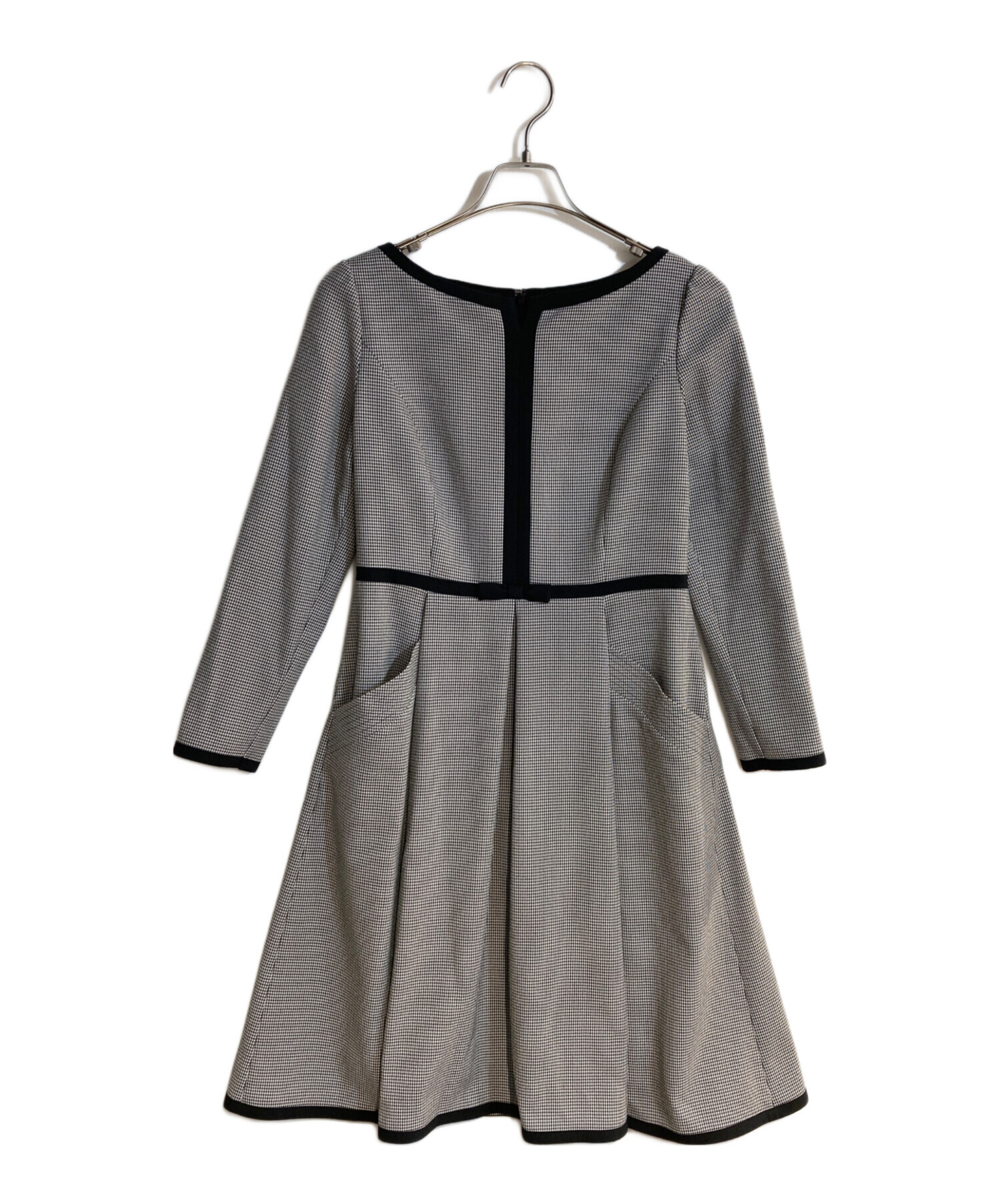 美品☆TOCCA トッカ　【洗える！】　NUMBER ドレス　ワンピース　4 中古・古着通販】TOCCA (トッカ) 【洗える！】NUMBER ドレス グレー
