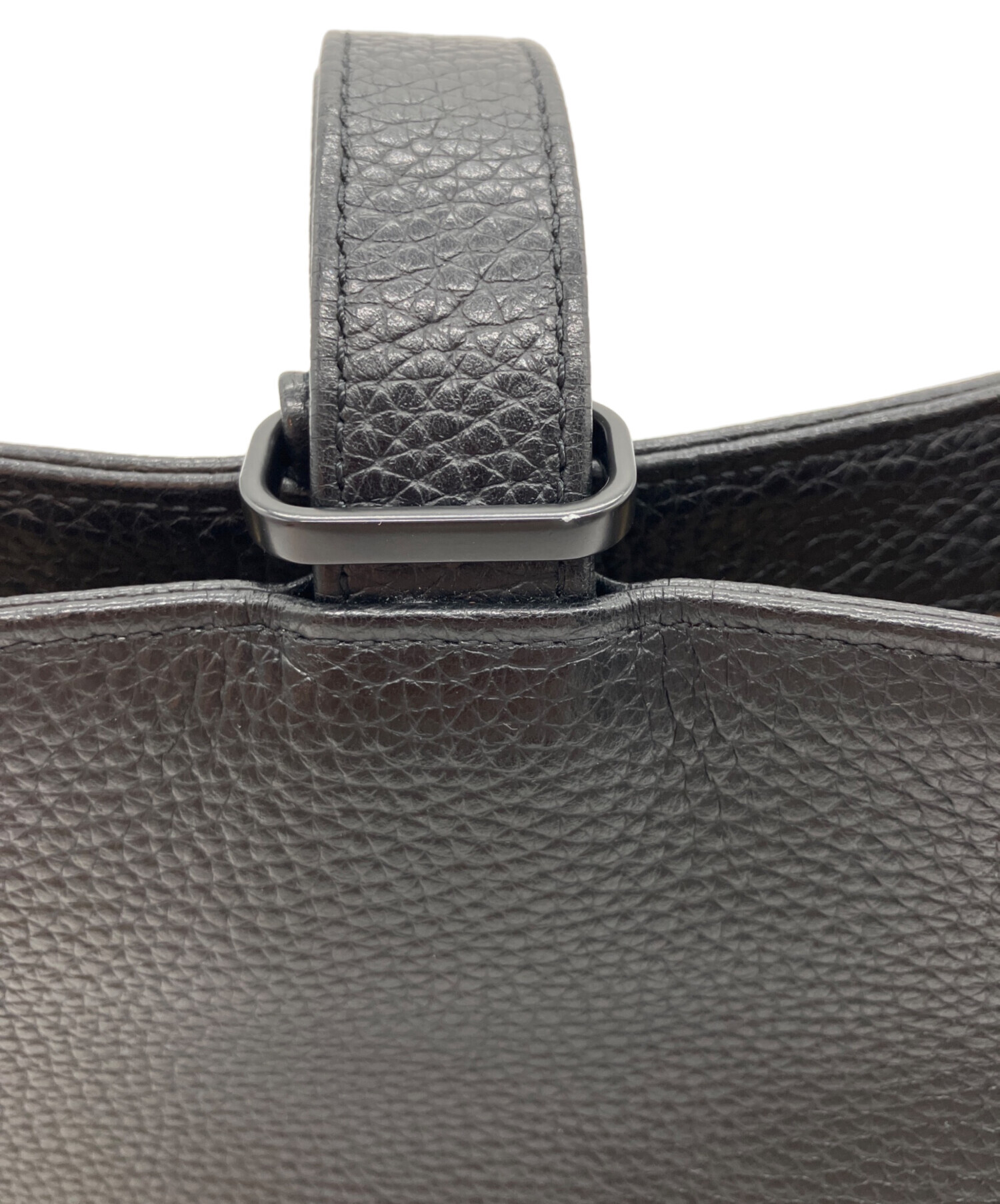 中古・古着通販】HushTug (ハッシュタグ) 巾着レザーバッグ ブラック