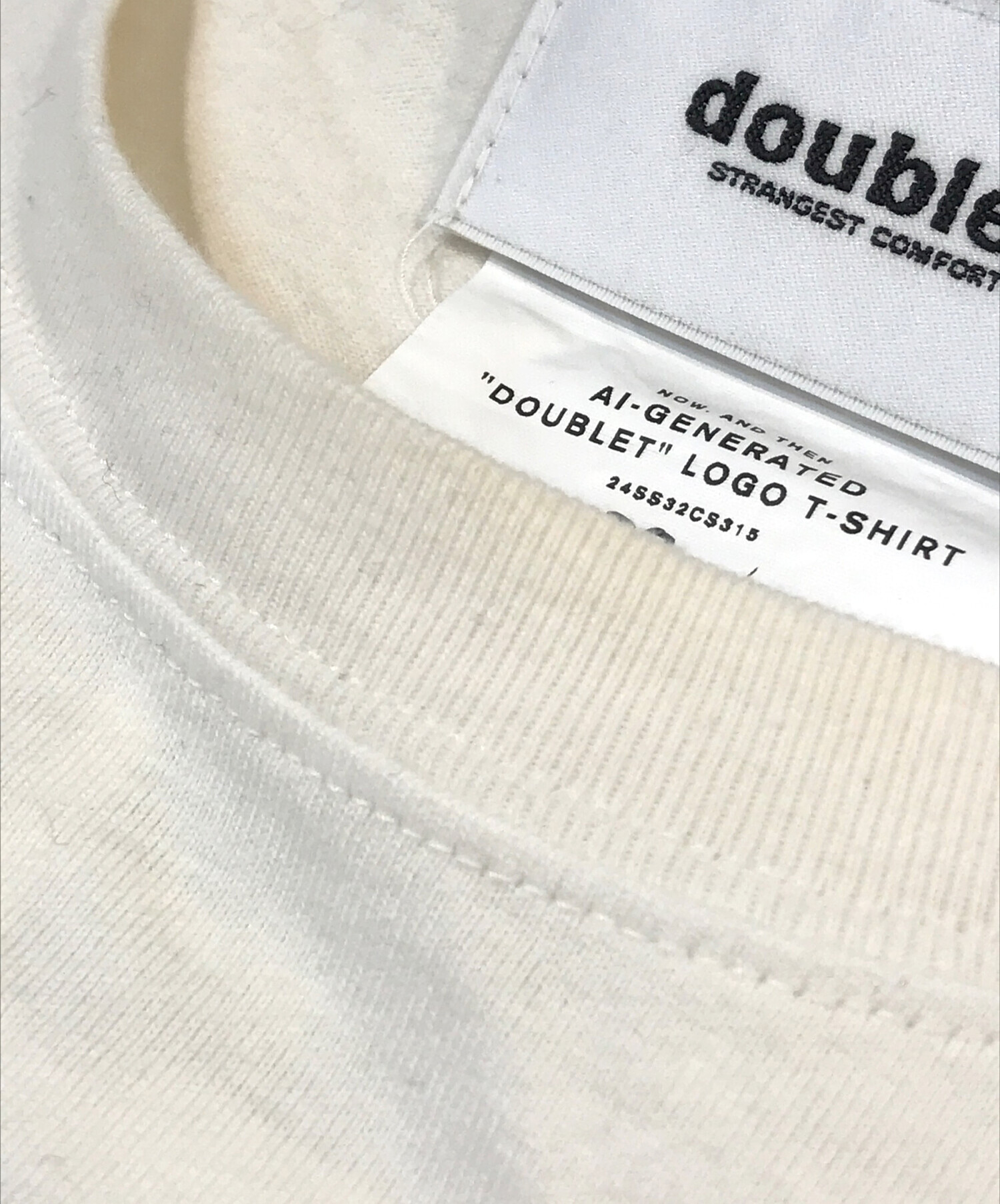 中古・古着通販】doublet (ダブレット) AI-GENERATED DOUBLET LOGO T 
