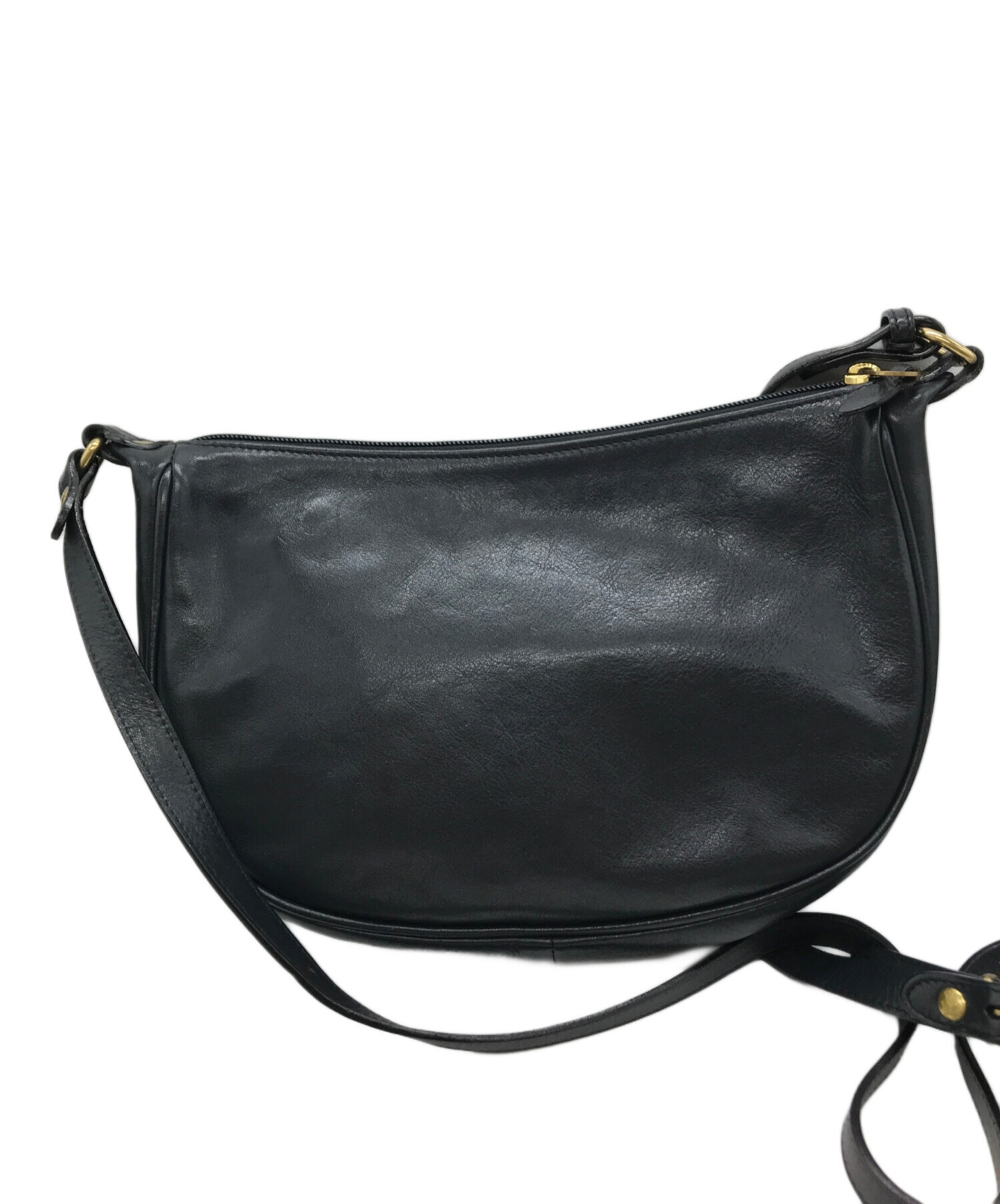 【未使用級✨近年モデル】イルビゾンテ　ショルダーバッグ　ハーフムーン　黒　新タグ ✨未使用級・近年モデル✨ イルビゾンテ ショルダーバッグ ハーフ