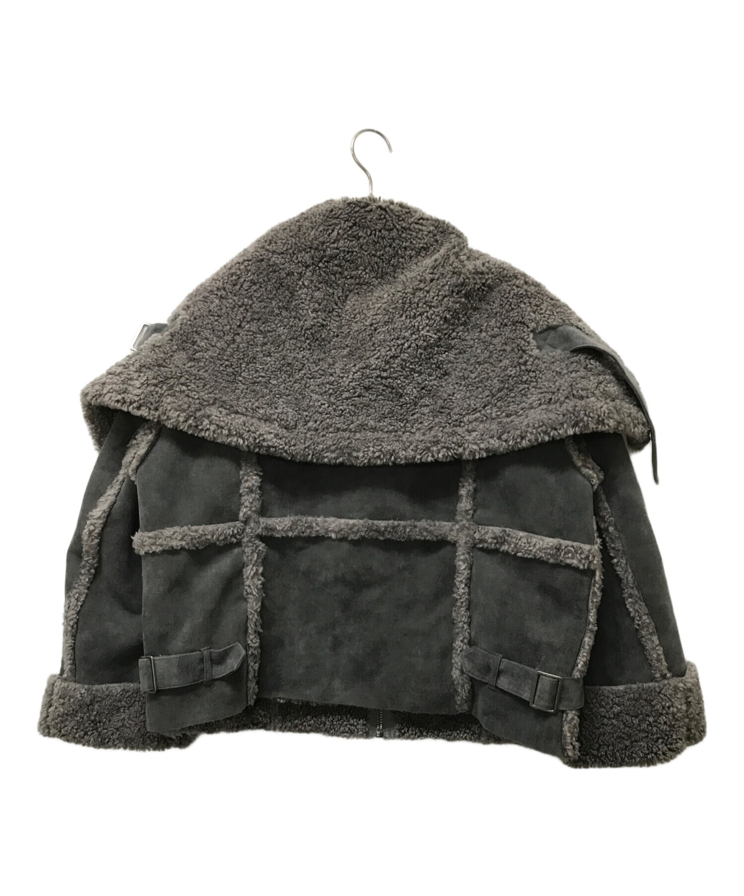 美品✨SOERTE ソエルテ　フェイクムートンジャケット グレー soerte（ソエルテ）の「Stand collar fake mouton jacket