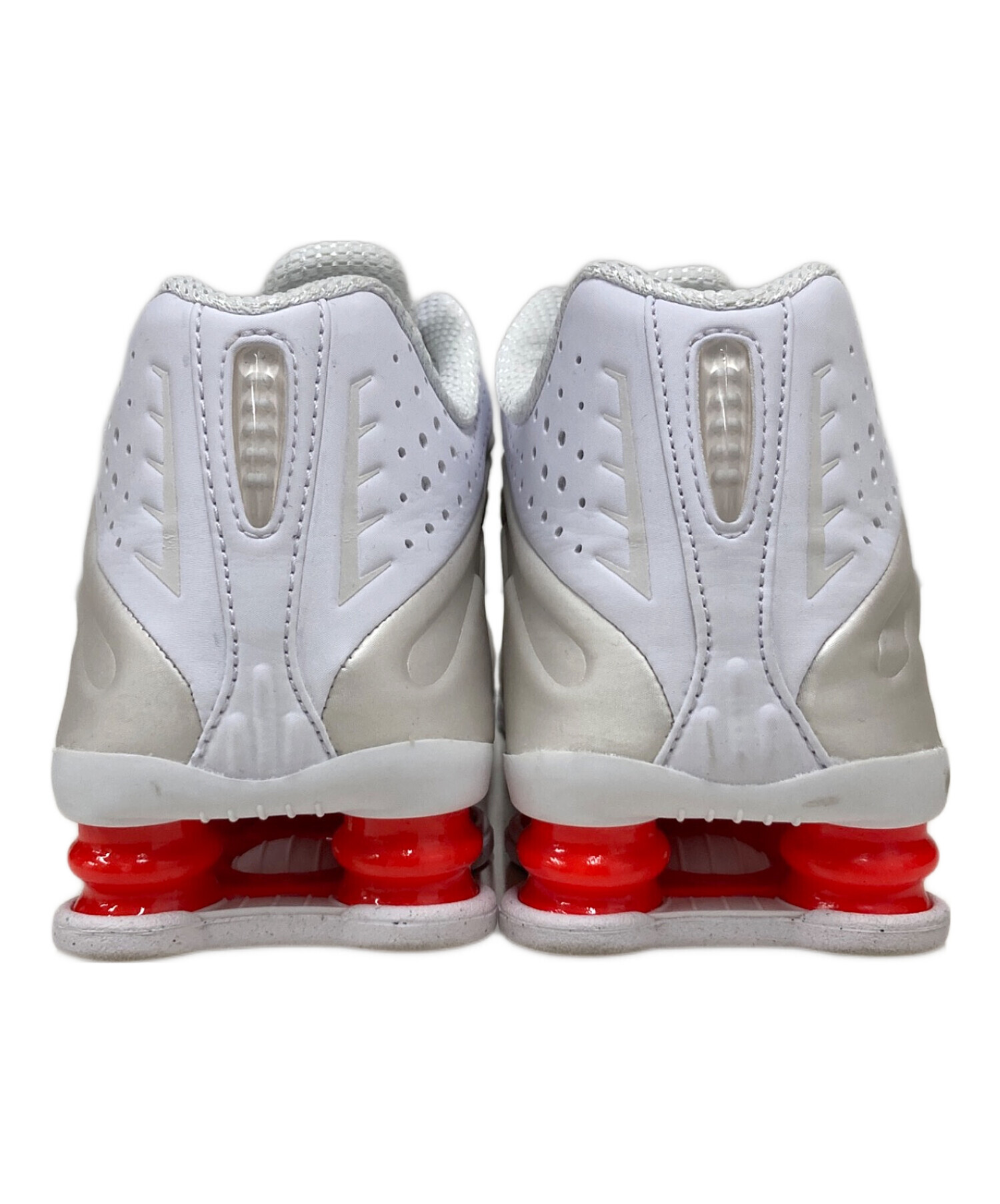 中古・古着通販】NIKE (ナイキ) W SHOX R4 ホワイト サイズ:24.5cm 