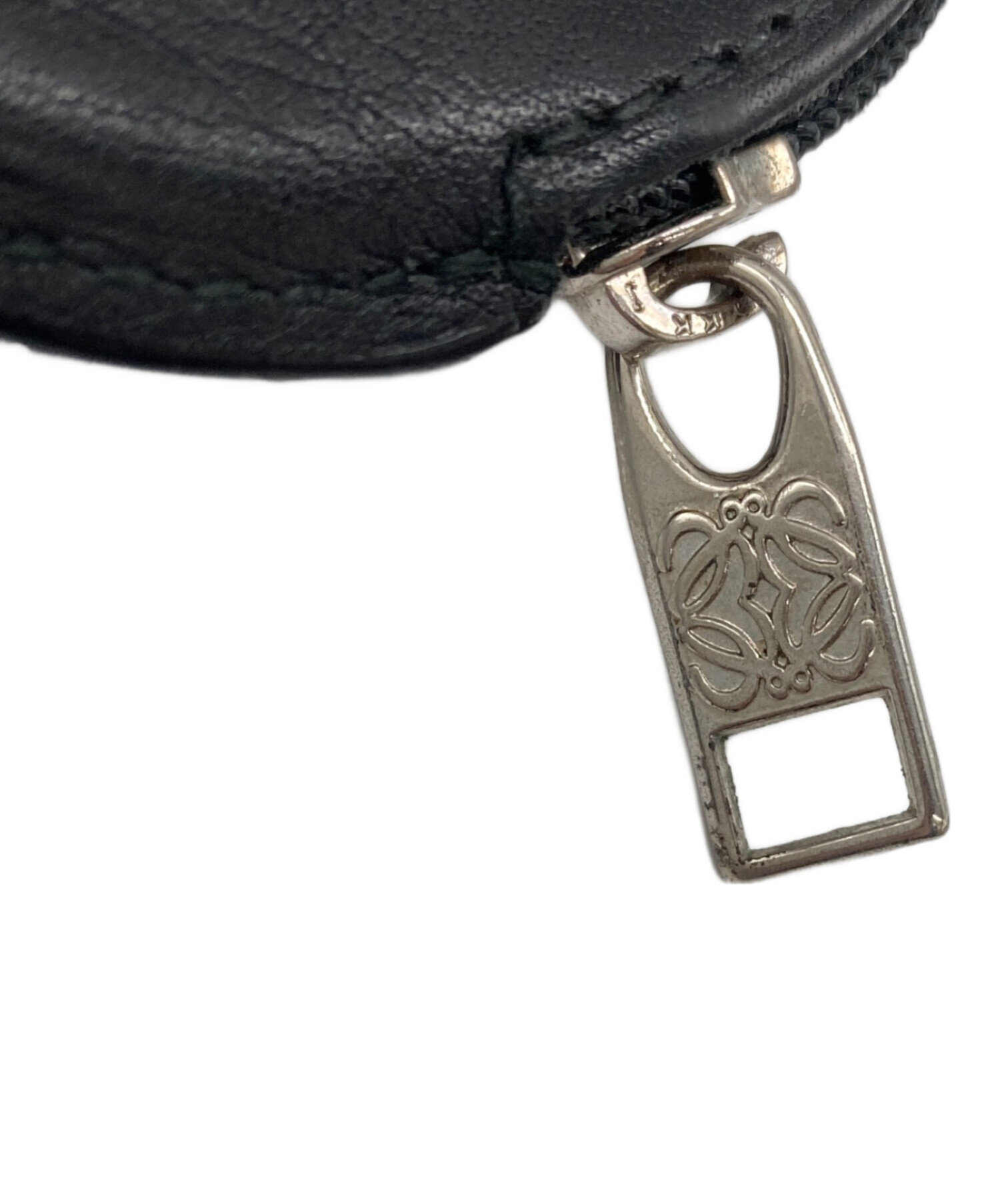 中古・古着通販】LOEWE (ロエベ) 円形レザーコインケース ブラック 