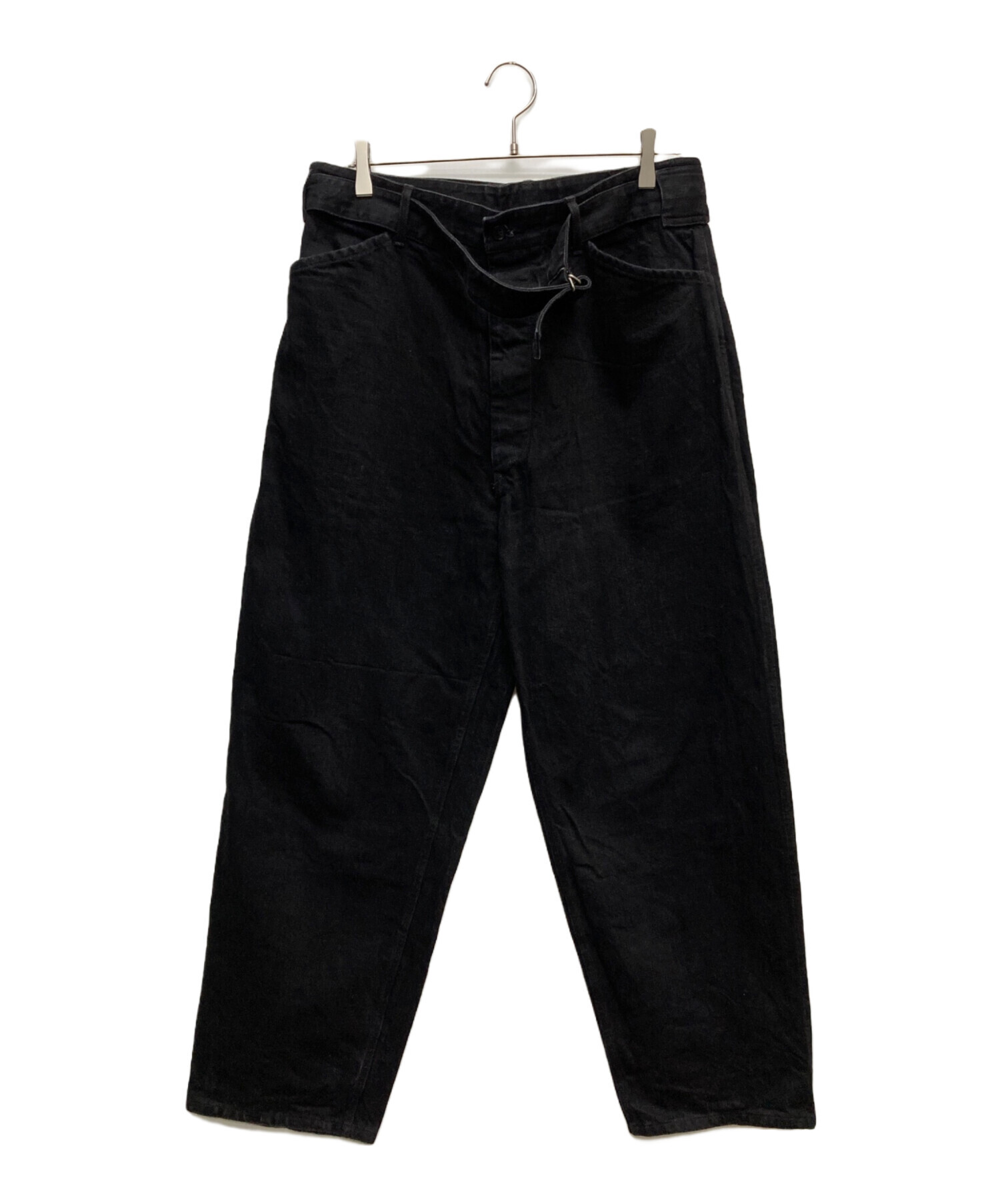 中古・古着通販】COMOLI (コモリ) ブラックデニム ベルテッドパンツ