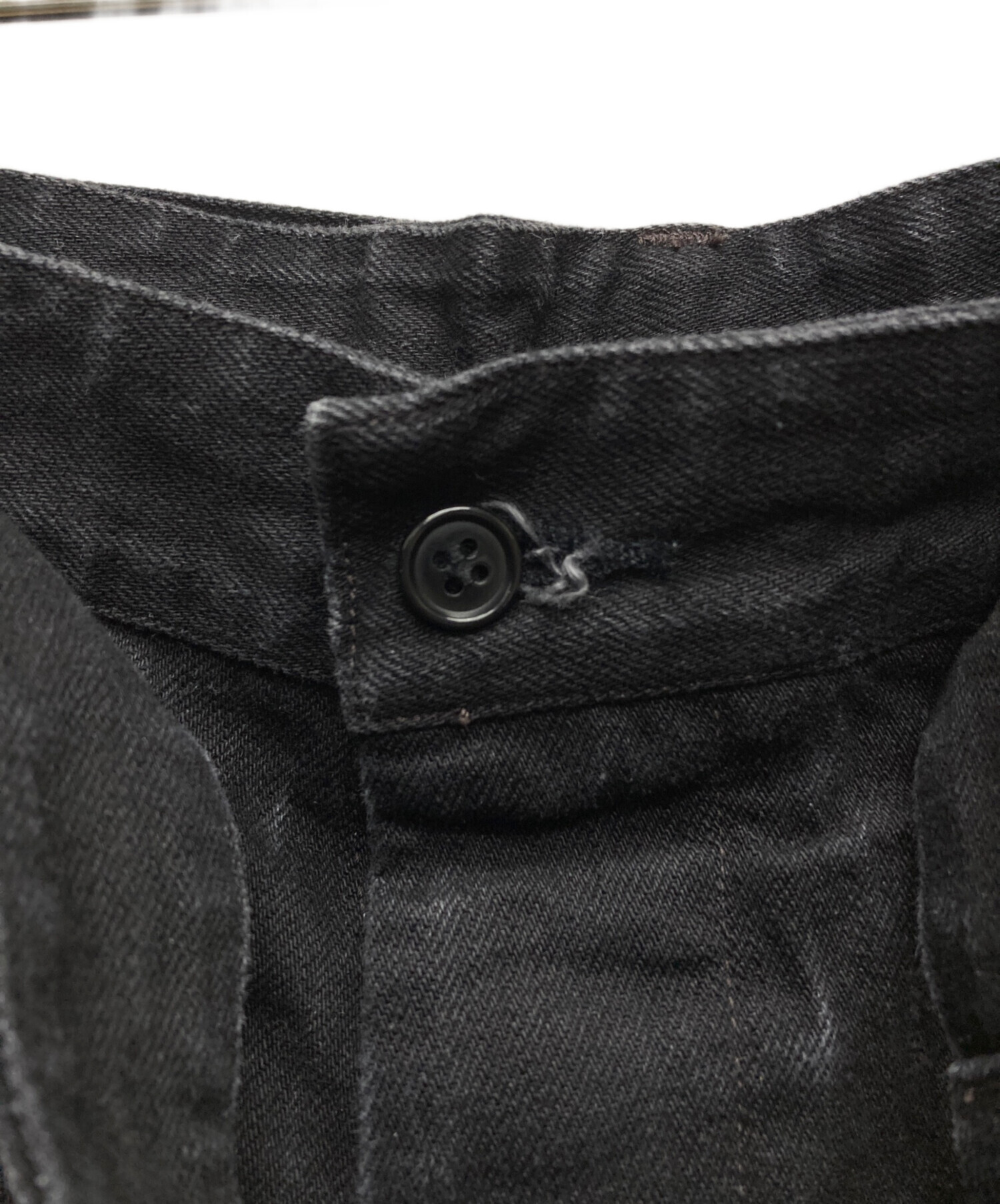 中古・古着通販】COMOLI (コモリ) ブラックデニム ベルテッドパンツ