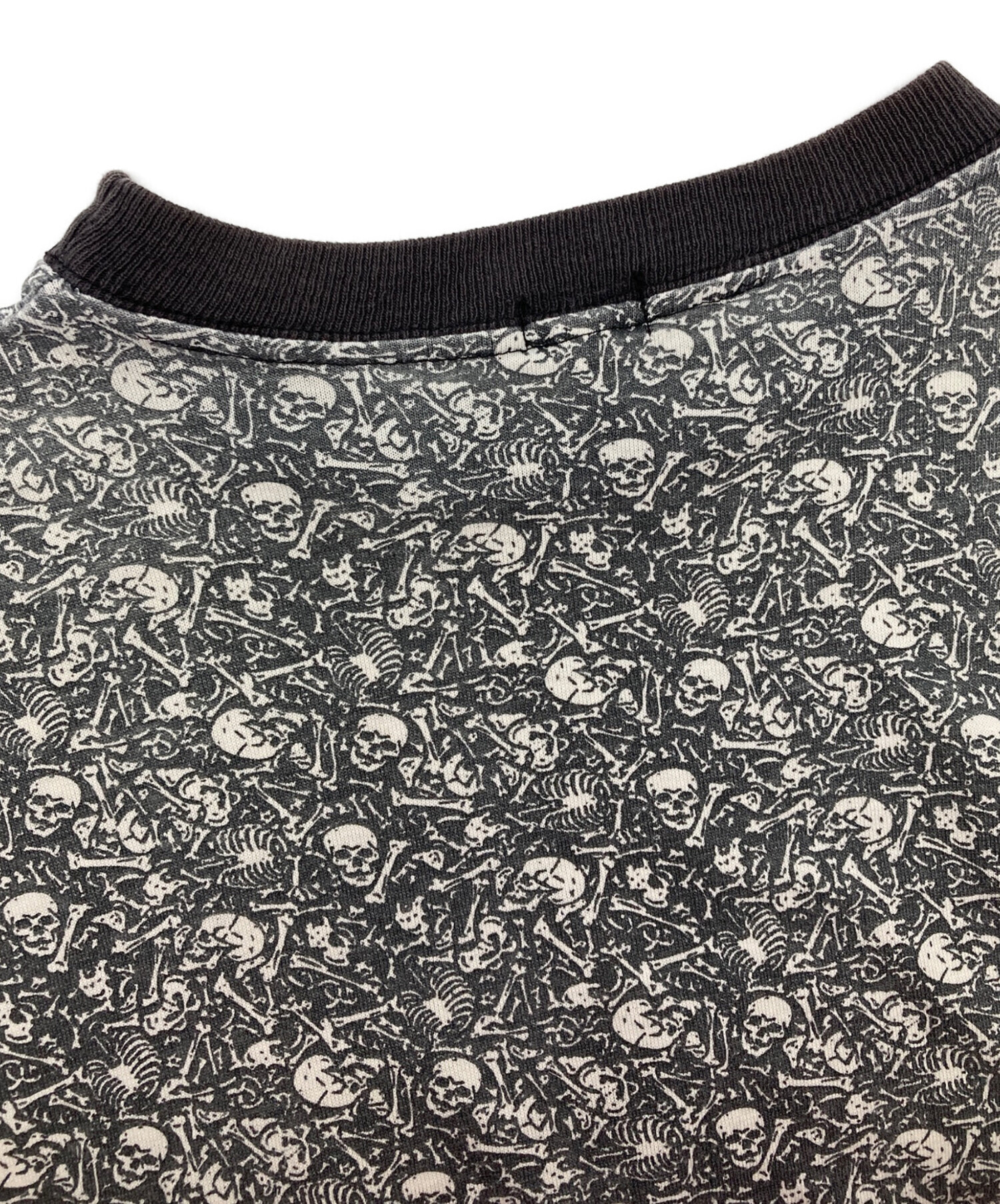中古・古着通販】stussy (ステューシー) スカルプリント Tシャツ 