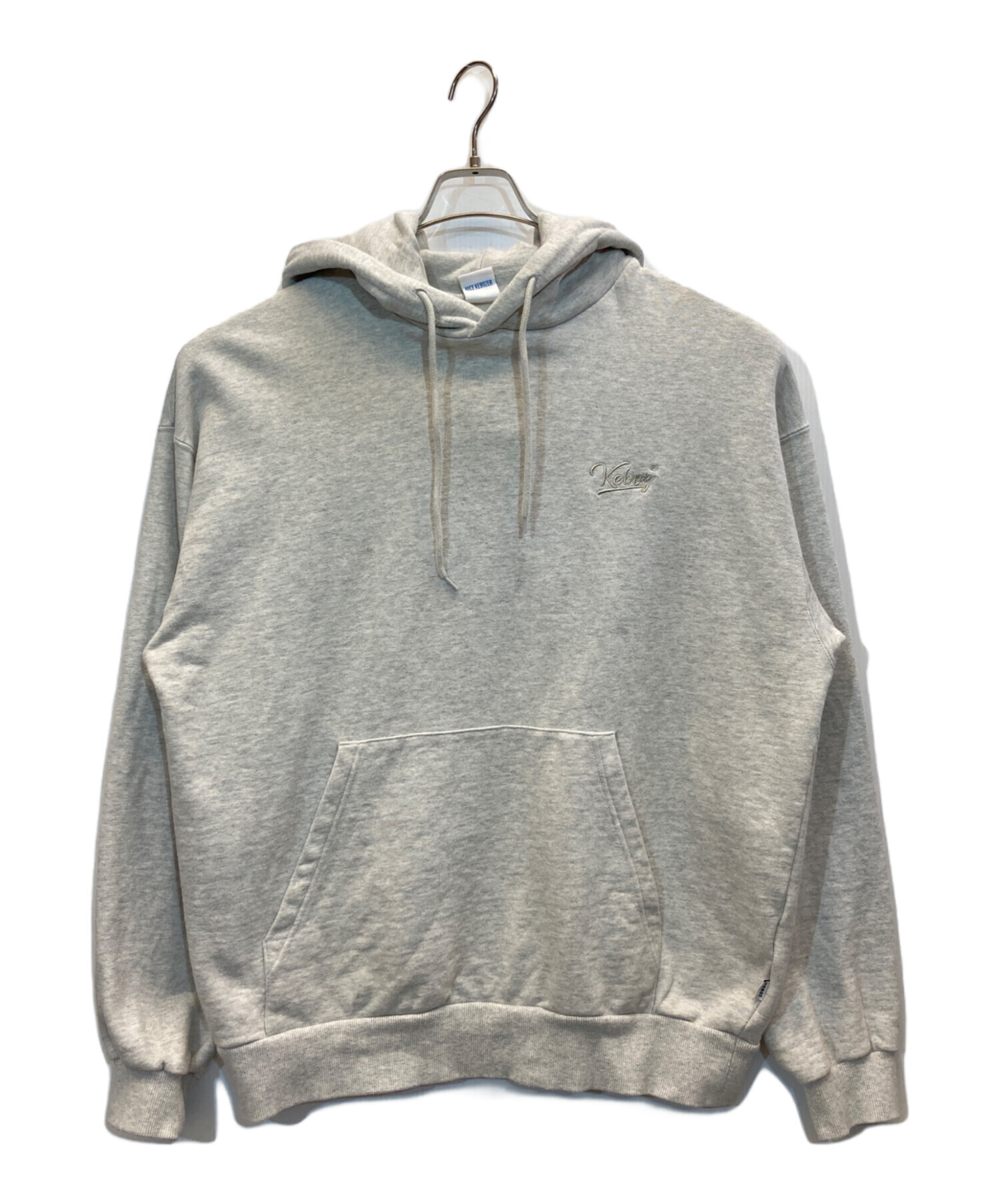 【人気デザイン】ケボズ ビッグバック刺繍 ロゴ入りパーカー グレー Mサイズ 中古・古着通販】KEBOZ (ケボズ) バックロゴプルオーバーパーカー