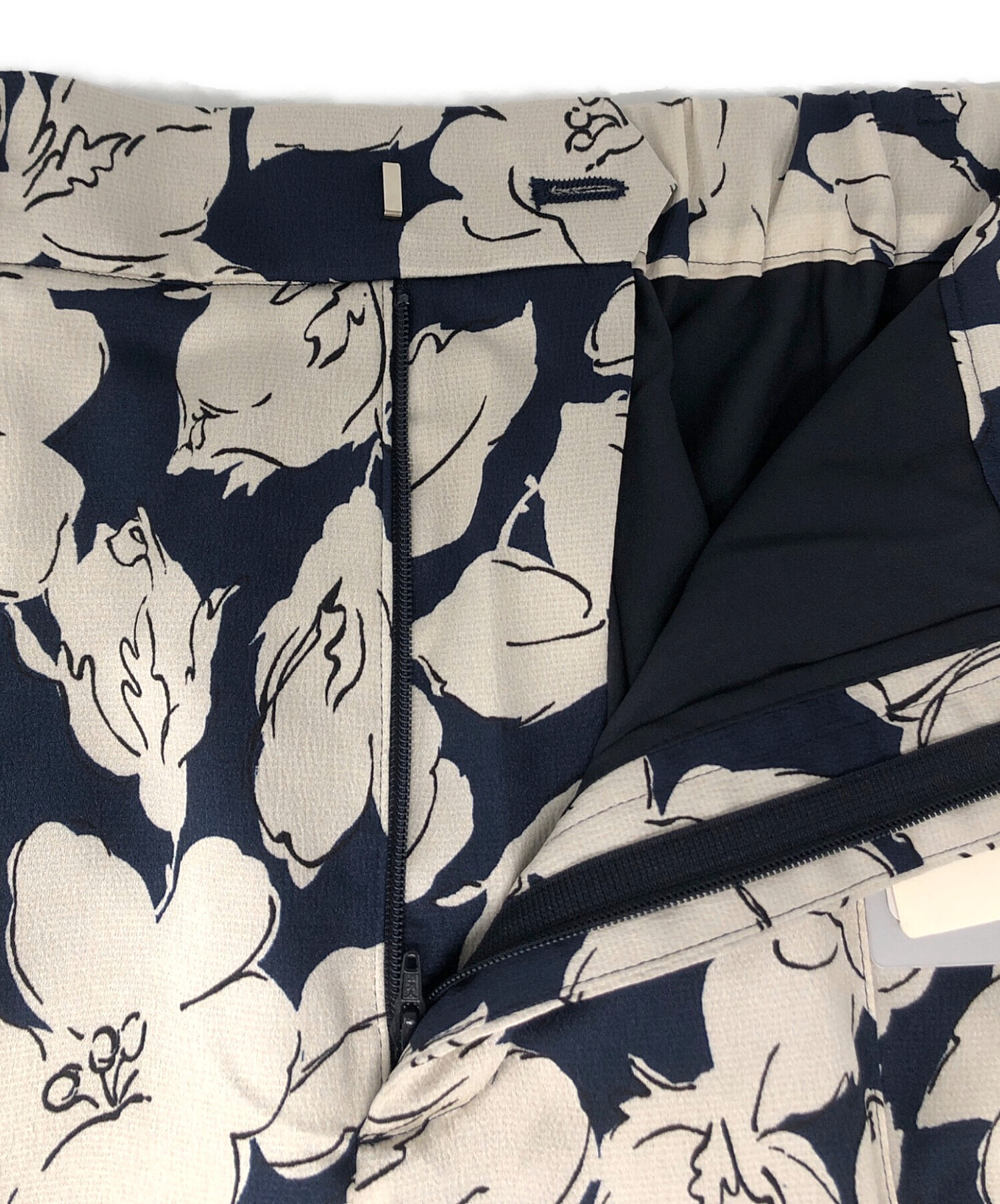 中古・古着通販】IENA (イエナ) ラインフラワーパンツ ネイビー サイズ