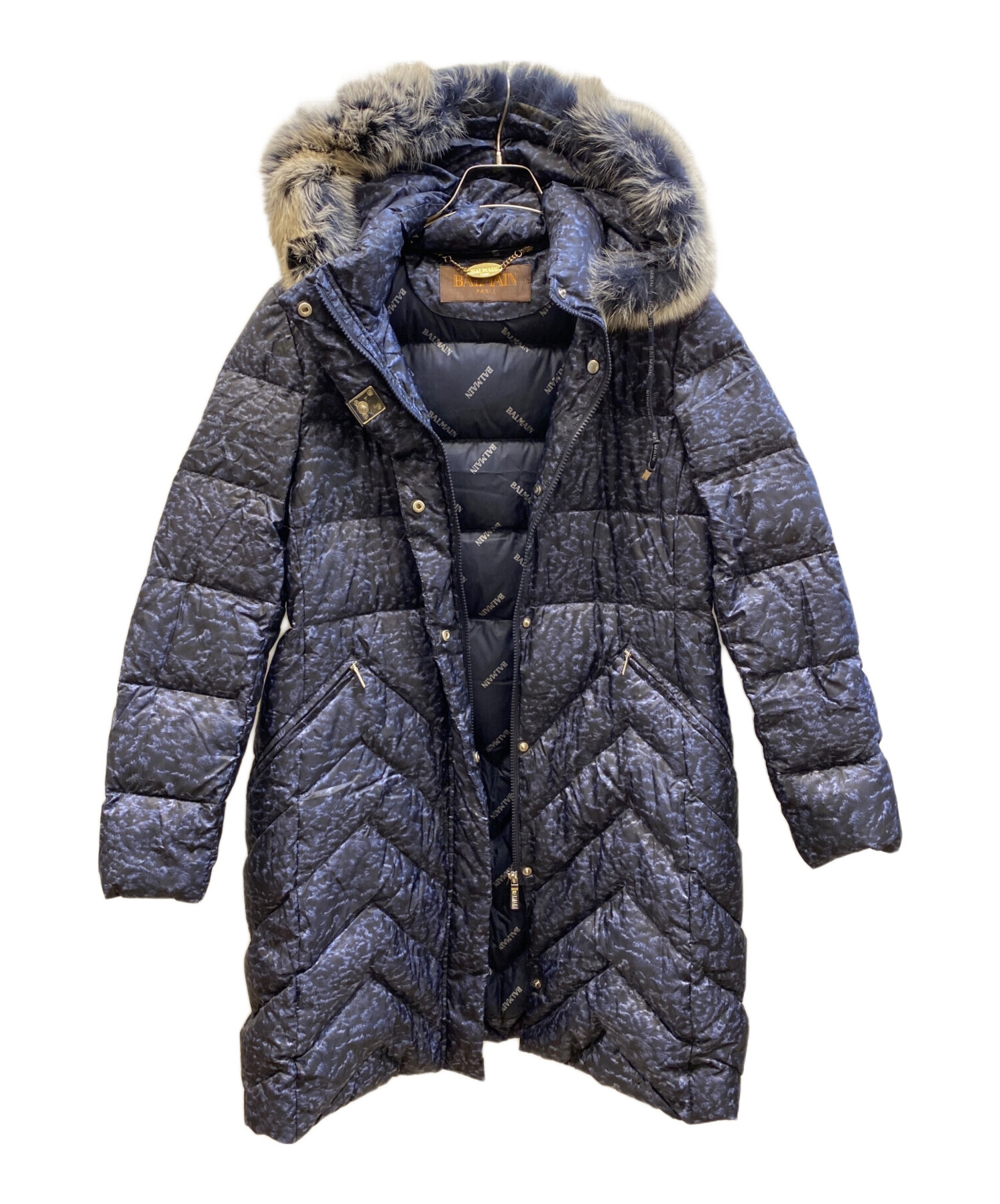 【中古】バルマン BALMAIN ダウンコート 長袖 総裏地 フード 黒 ブラック ロゴ 総柄 ブルーフォックス 絹 シルク 11 中古・古着通販】BALMAIN (バルマン) 総柄ダウンコート ブルー サイズ
