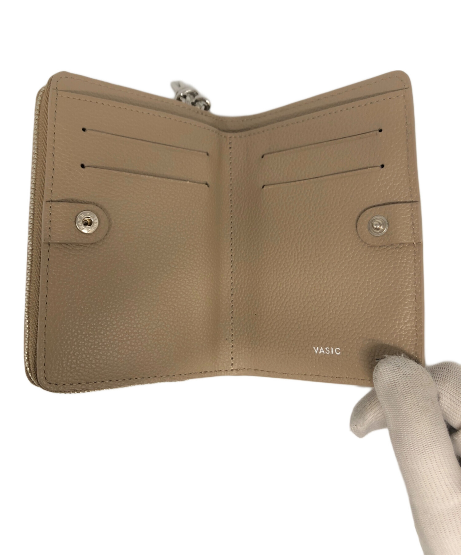 VASIC ベージュ美品 VASIC（ヴァジック） ショルダーバッグ - ベージュ レディース