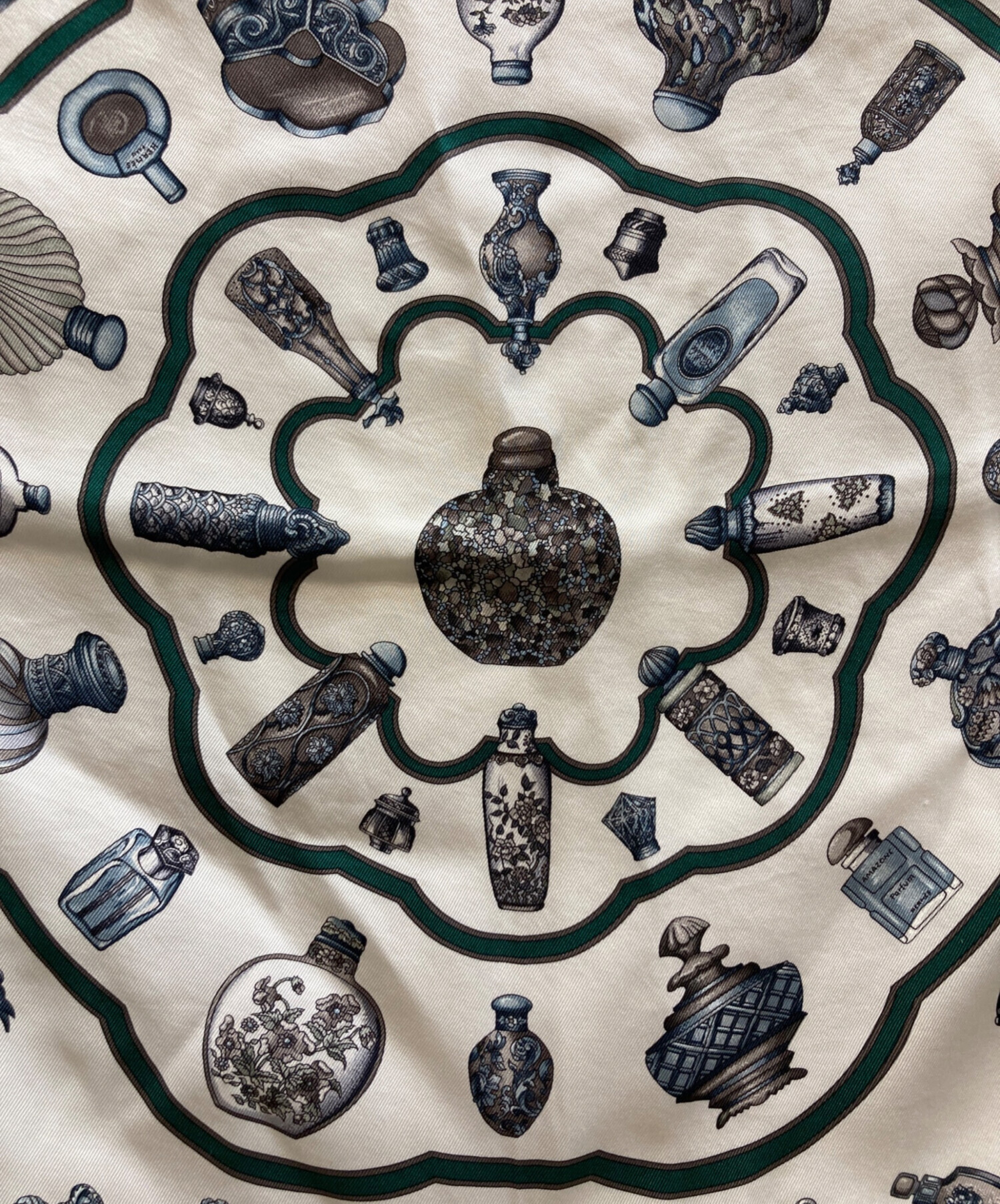 中古・古着通販】HERMES (エルメス) カレ65 シルクスカーフ ブラック