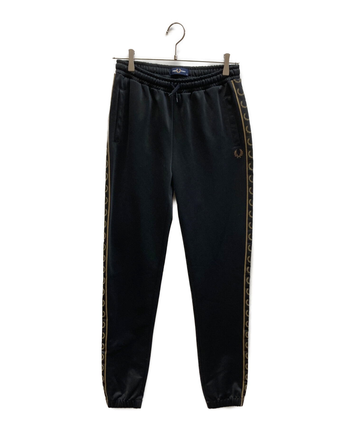 FRED PERRY ブラック トラックパンツ 中古・古着通販】FRED PERRY (フレッドペリー) トラックパンツ