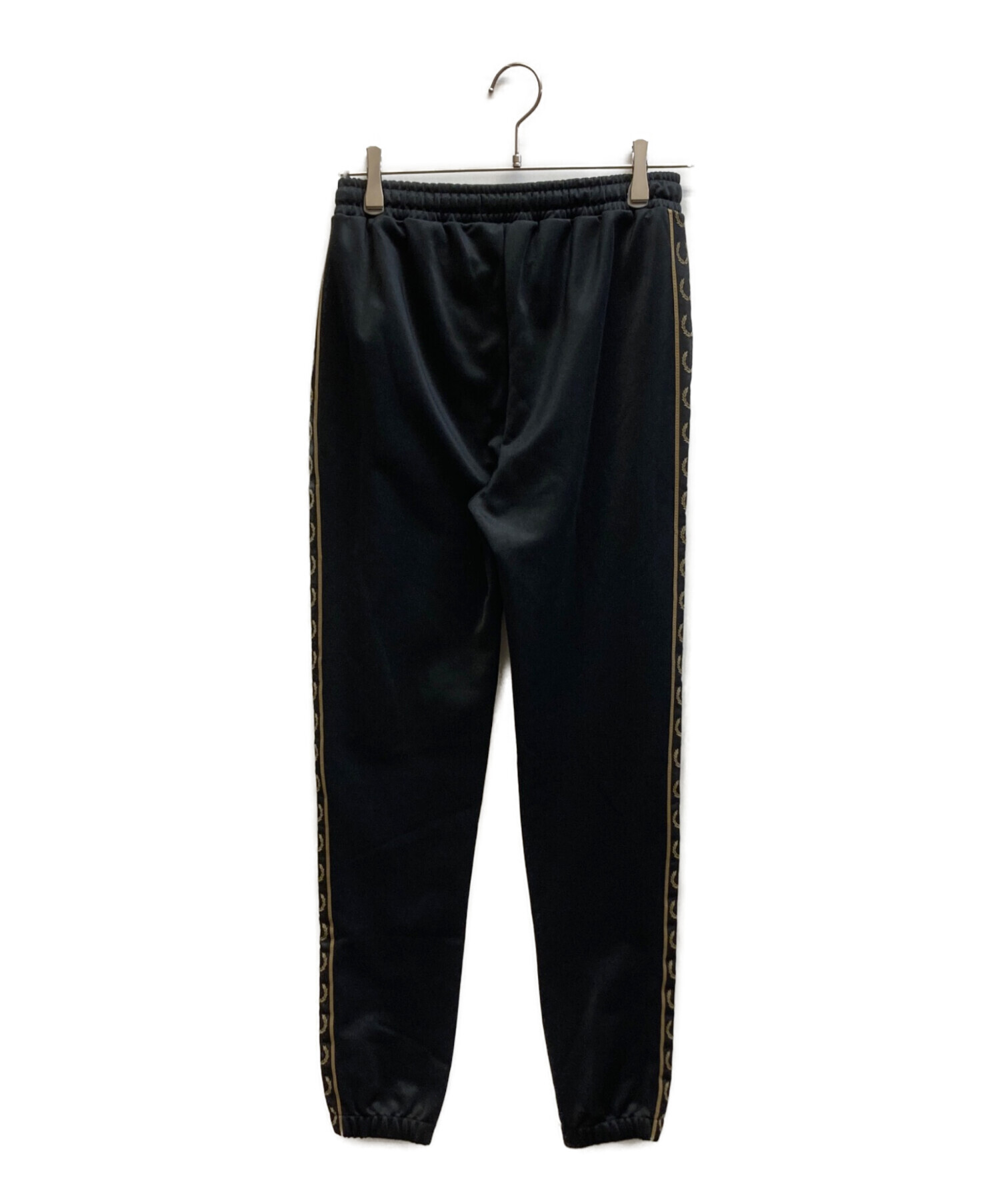 FRED PERRY ブラック トラックパンツ 中古・古着通販】FRED PERRY (フレッドペリー) トラックパンツ