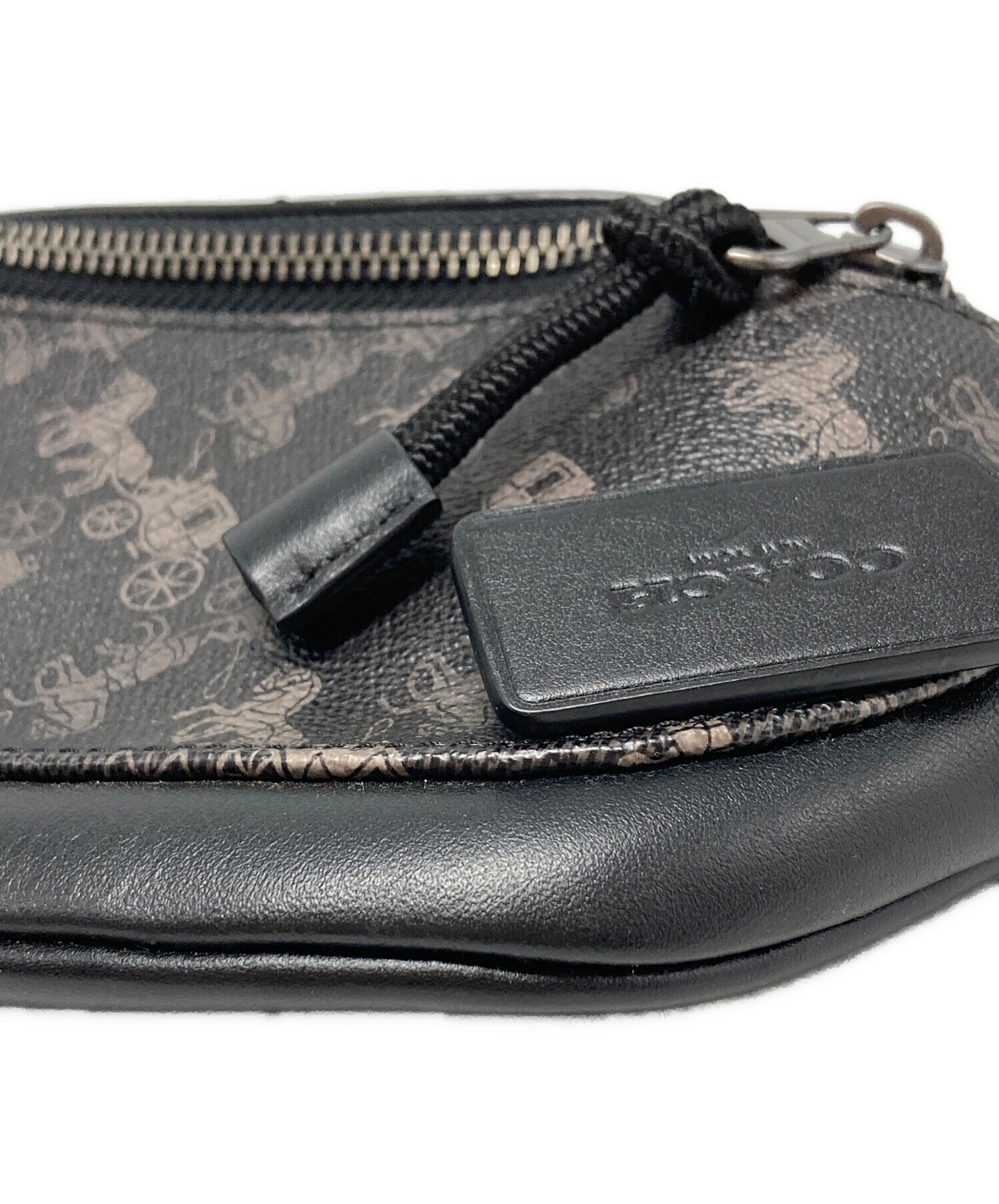 COACH 黒レザー ボディバッグ ゴールドロゴ COACH（コーチ） 極美品☆COACH 75818 馬車ロゴ レザー クロス ボディ
