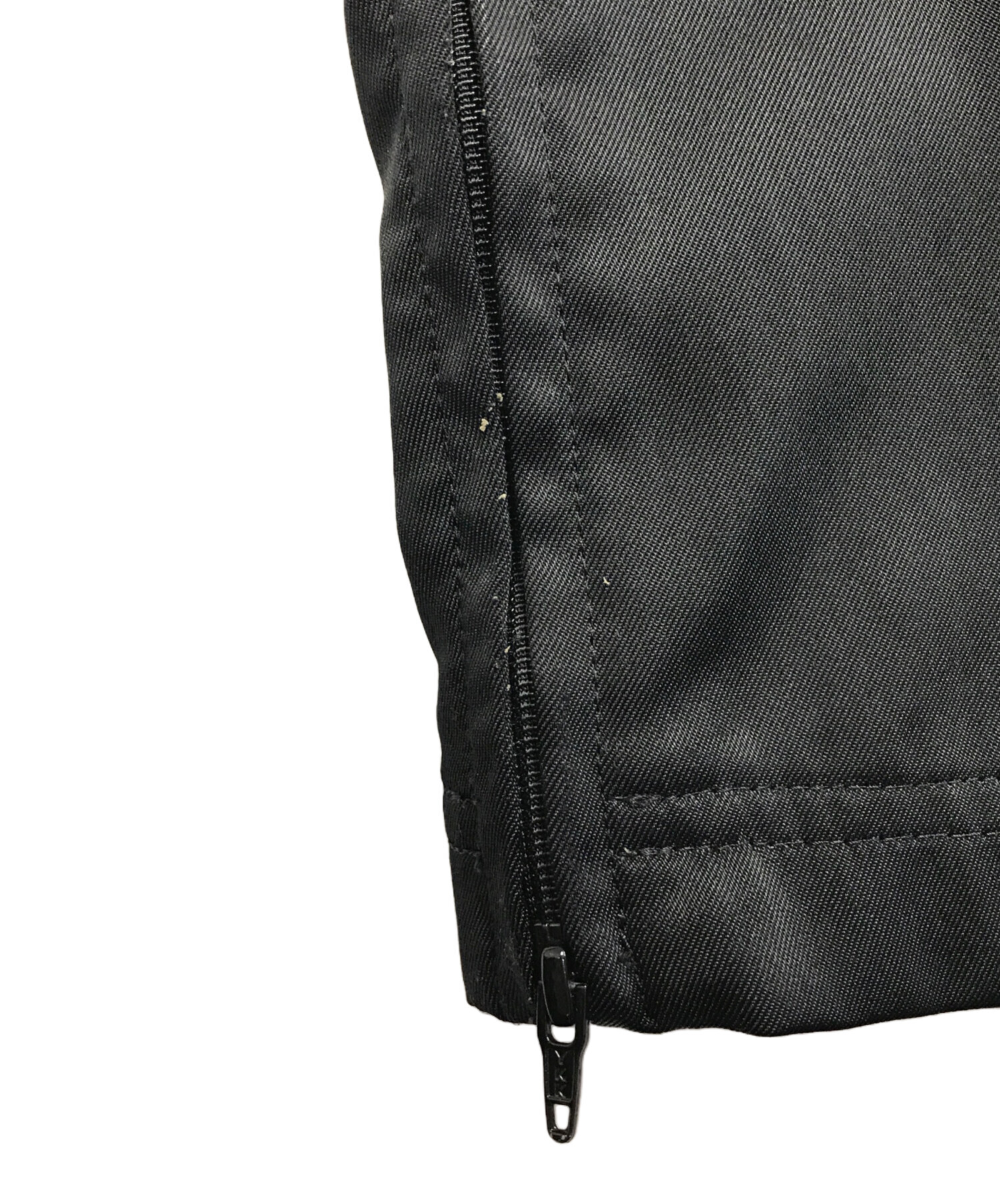 イッセイミヤケ ナイロンスリットパンツ 中古・古着通販】ISSEY MIYAKE (イッセイミヤケ) ジップスリット