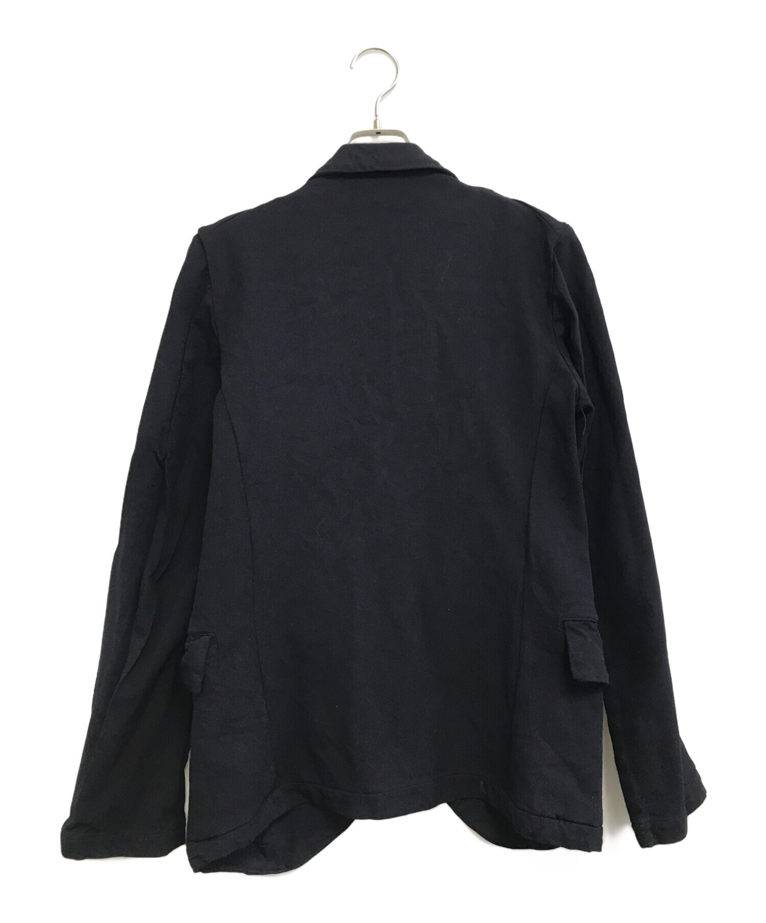 ギャルソンオムプリュス スタッズ エステル 縮絨 自由に生きるノマドへの憧れ 縮絨と色をまとった「コム デ