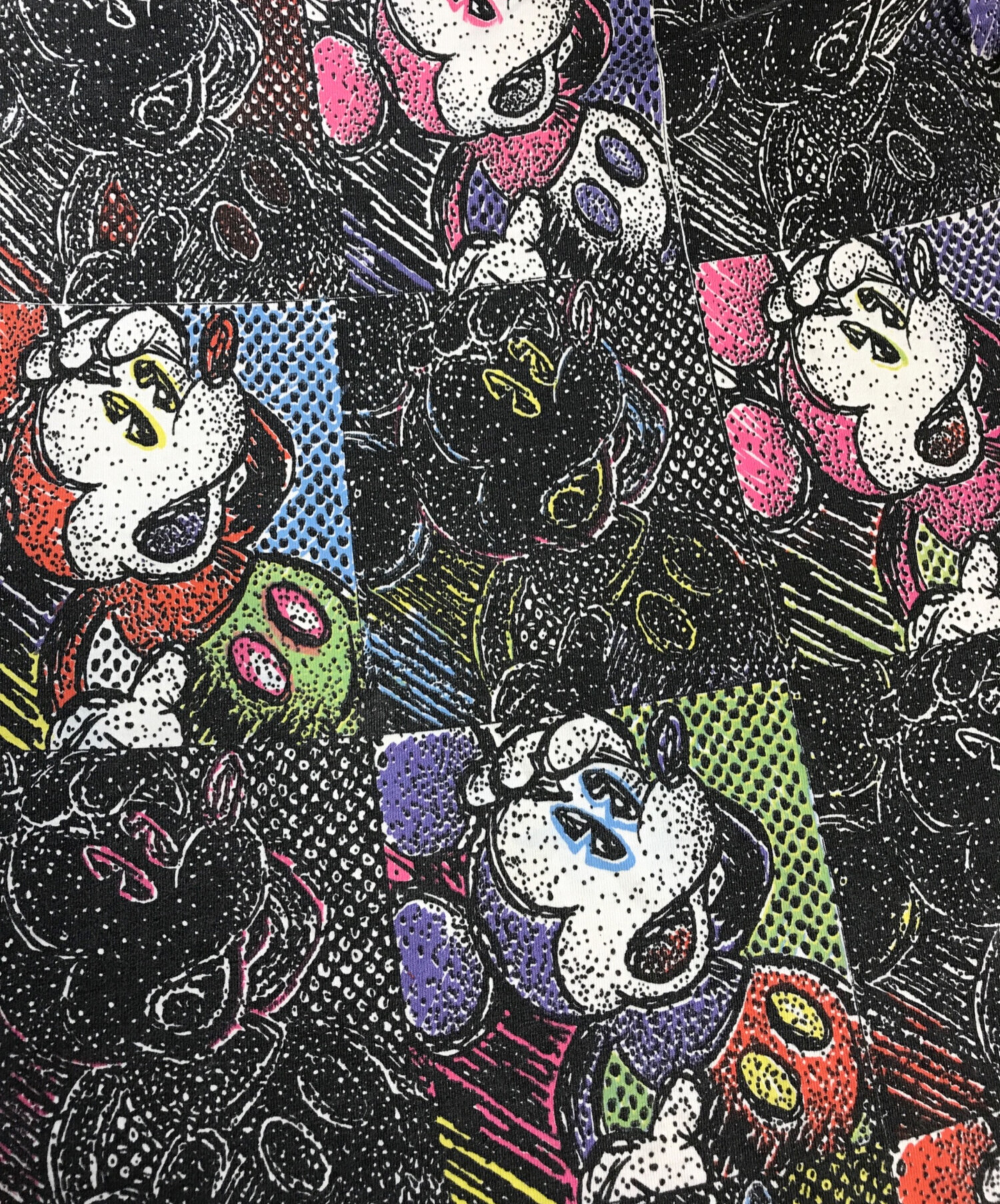 中古・古着通販】DISNEY (ディズニー) 総柄プリントTシャツ ブラック