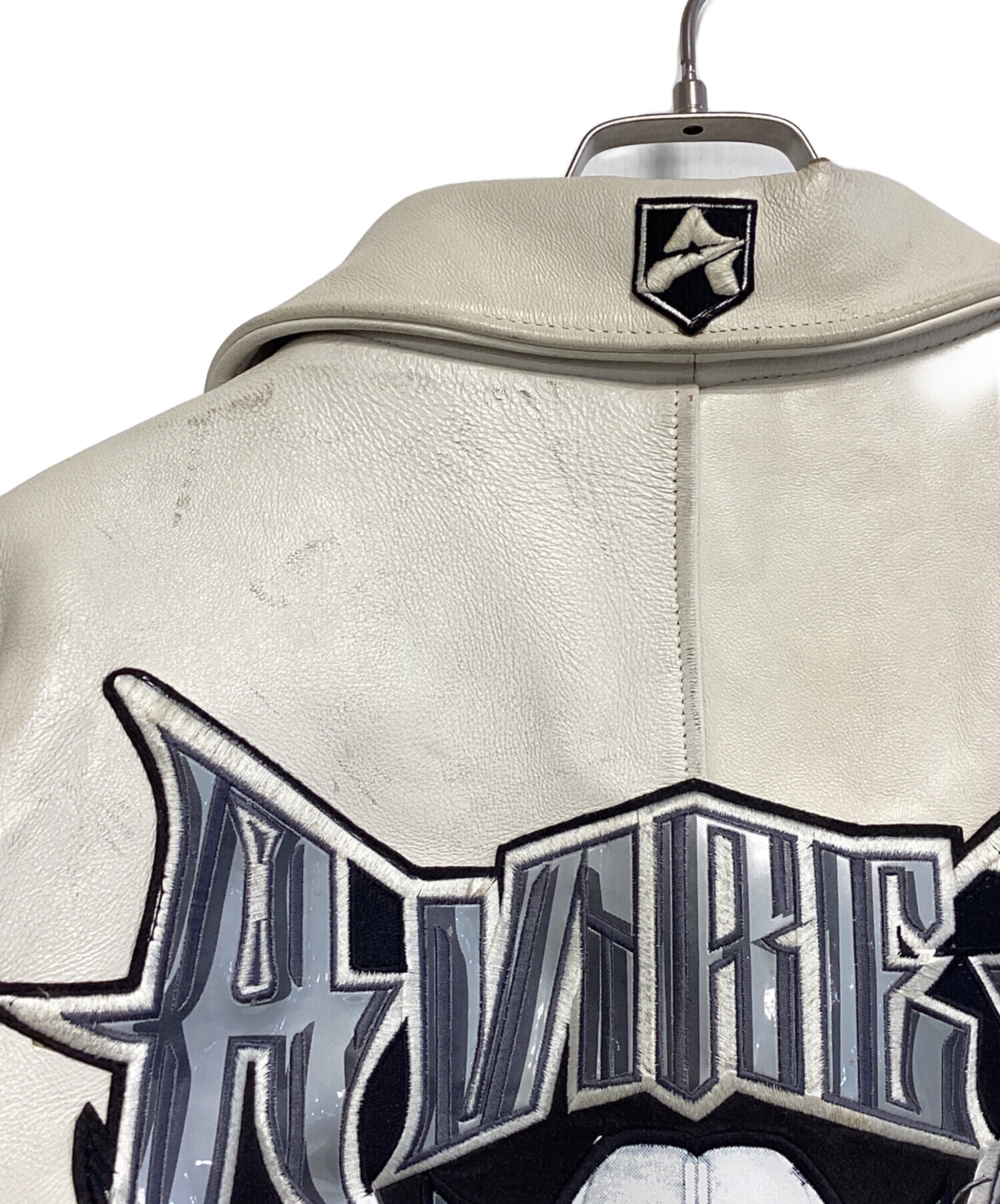 AVIREX 革製スタジャン　カラー:ホワイト AVIREX スタジャン VARSITY JACKET TIGER / バーシティ