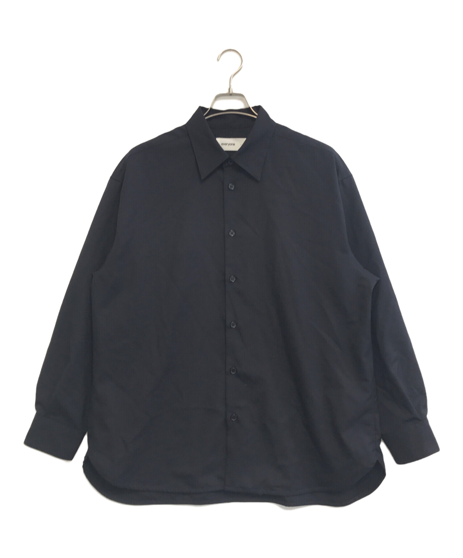 中古・古着通販】everyone (エブリワン) レギュラーカラーシャツ everyone バックロゴ Tシャツ Lサイズ ネイビー