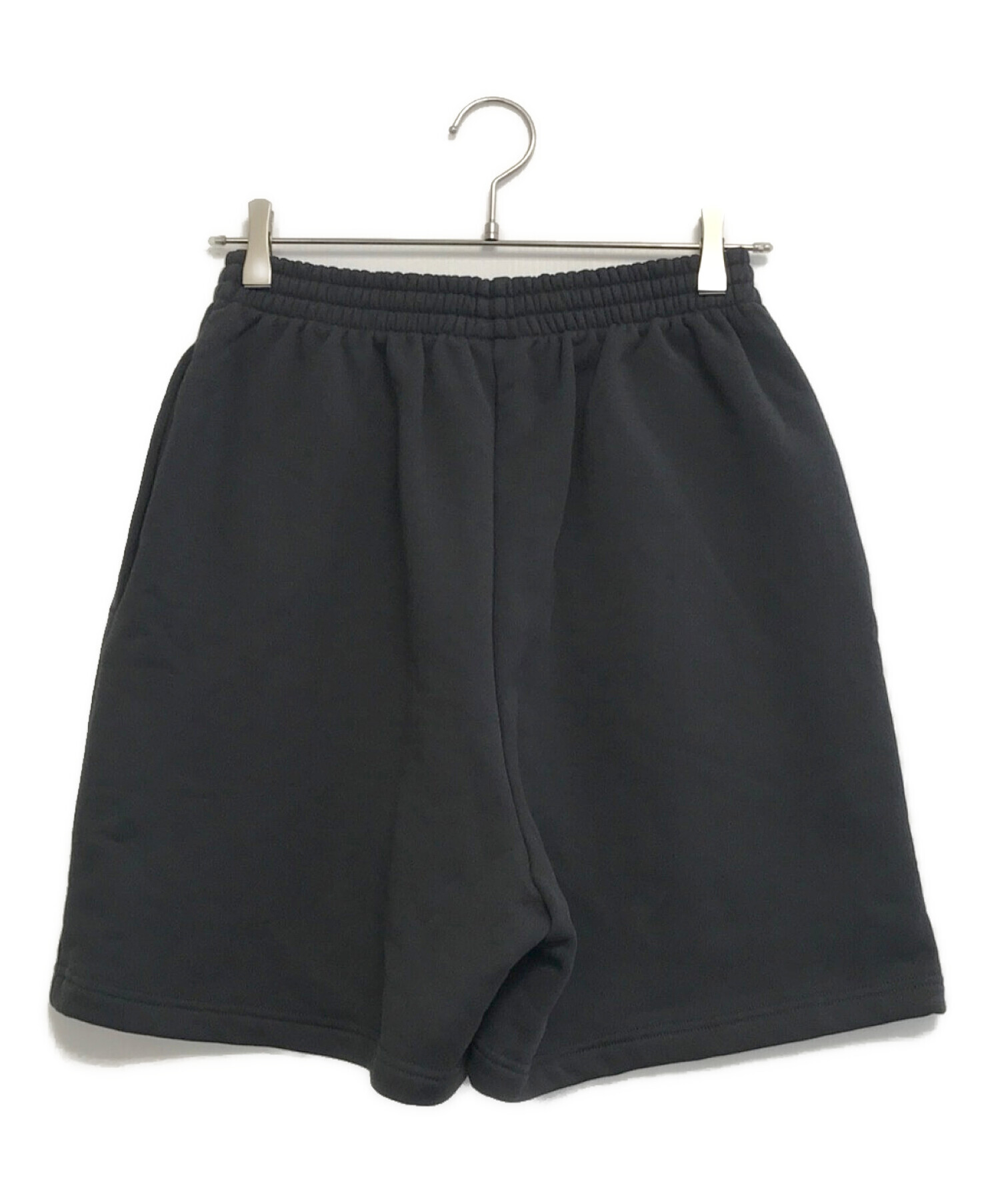 BALENCIAGA ロゴ入り黒ハーフパンツ L 中古・古着通販】BALENCIAGA (バレンシアガ) ロゴ刺繍スウェットハーフ