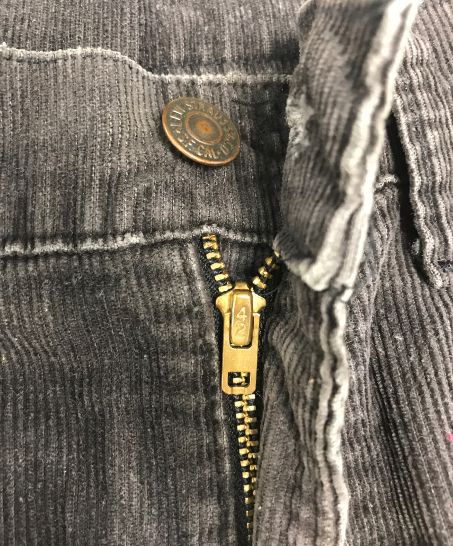 中古・古着通販】LEVI'S (リーバイス) 519コーデュロイパンツ ブラック