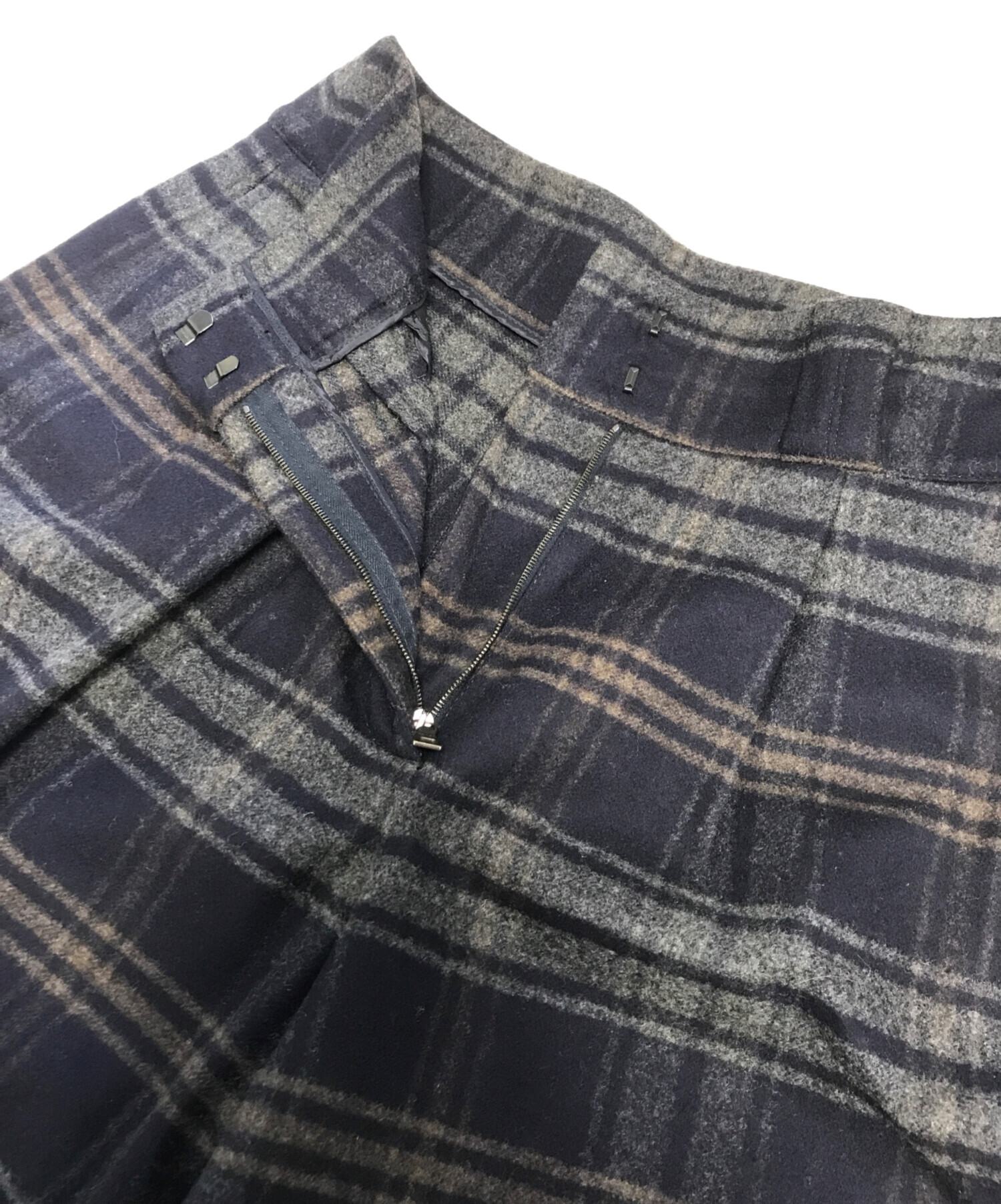 中古・古着通販】PRADA (プラダ) バージンウールショートパンツ