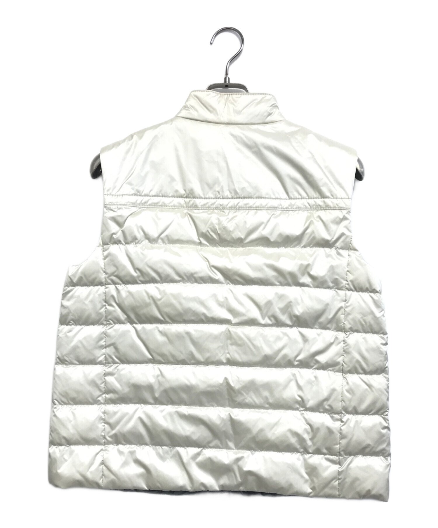 miiiMONCLER ダウンベスト ホワイト ベルト付き 未使用品 中古・古着通販】PRADA (プラダ) プレートロゴダウンベスト ホワイト