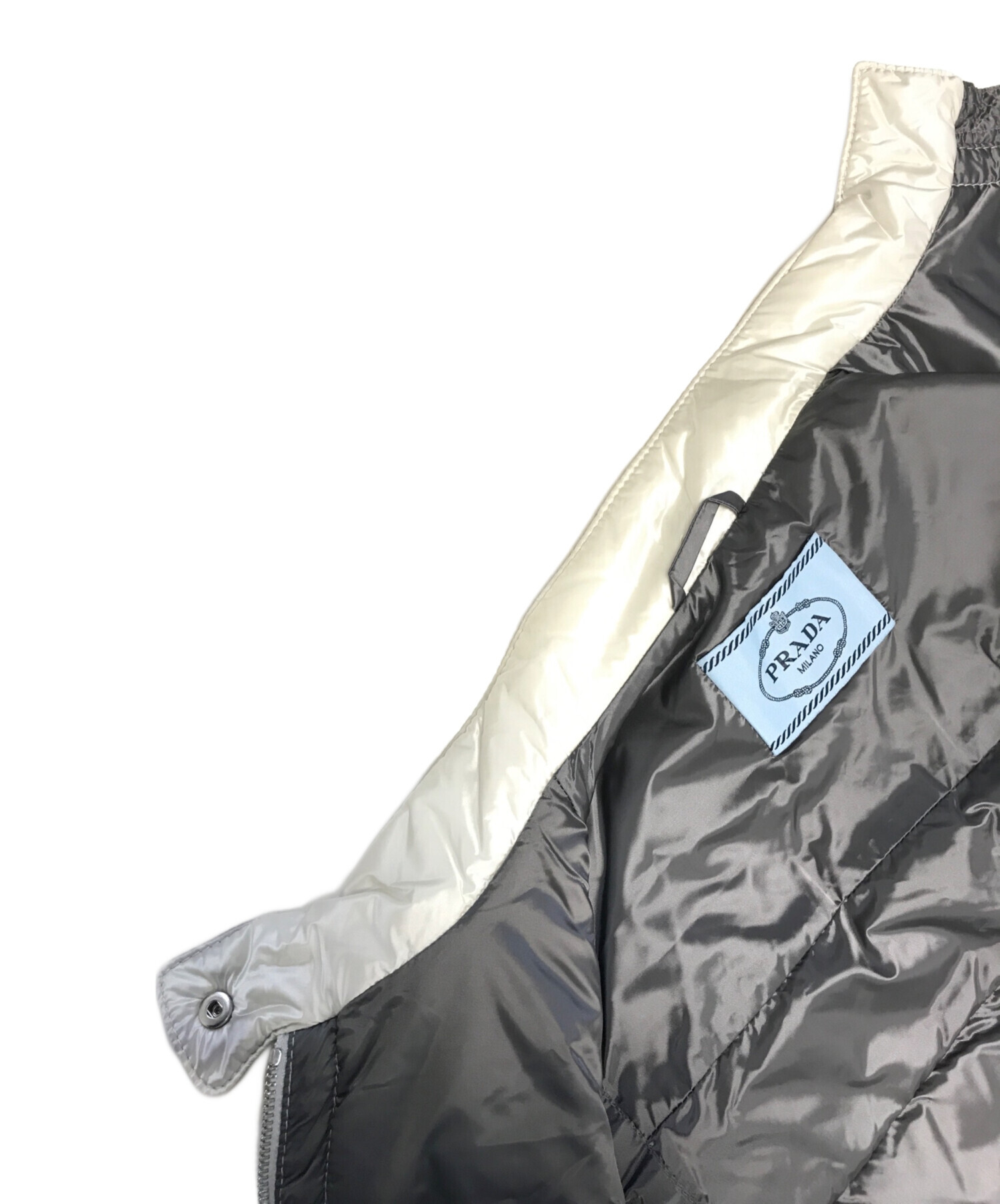 中古・古着通販】PRADA (プラダ) プレートロゴダウンベスト ホワイト