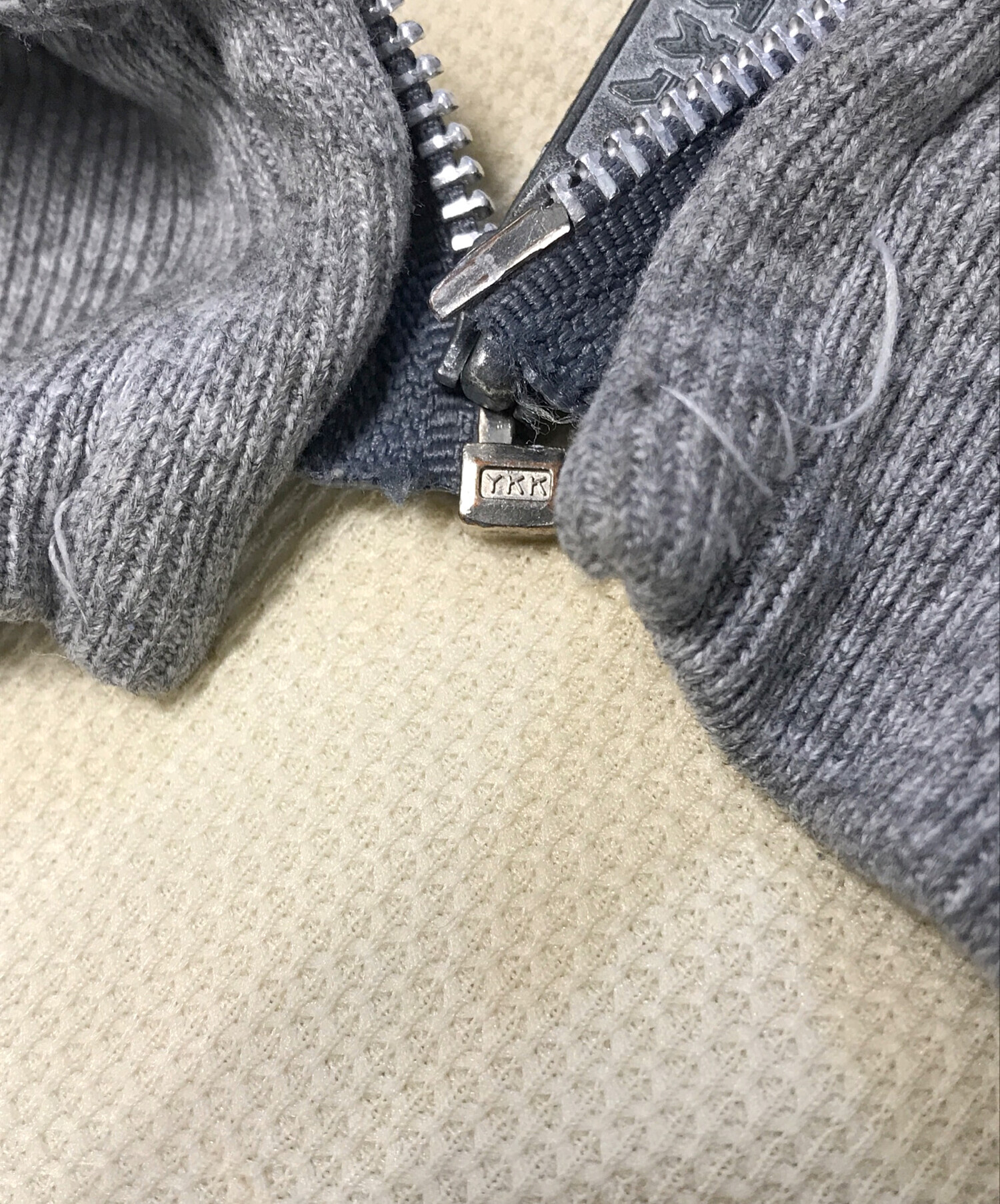 中古・古着通販】CarHartt (カーハート) 裏サーマルジップパーカー